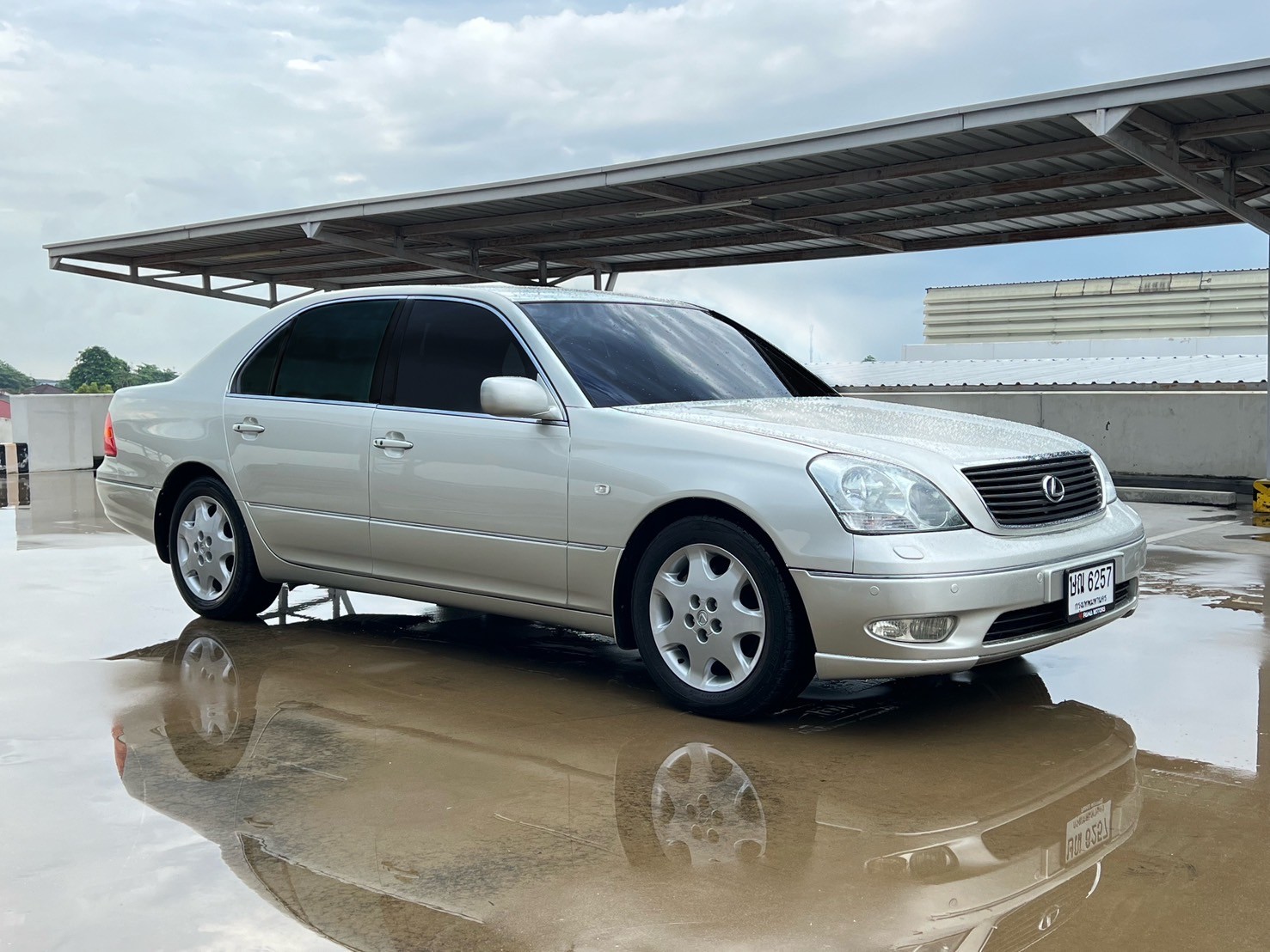 2003 Lexus Gen3 LS430 สีทอง (รูปที่ 3)