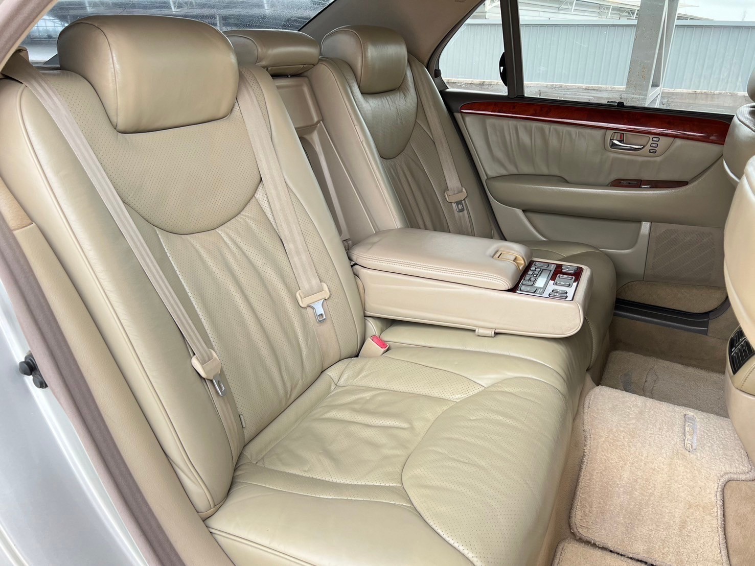 2003 Lexus Gen3 LS430 สีทอง (รูปที่ 15)