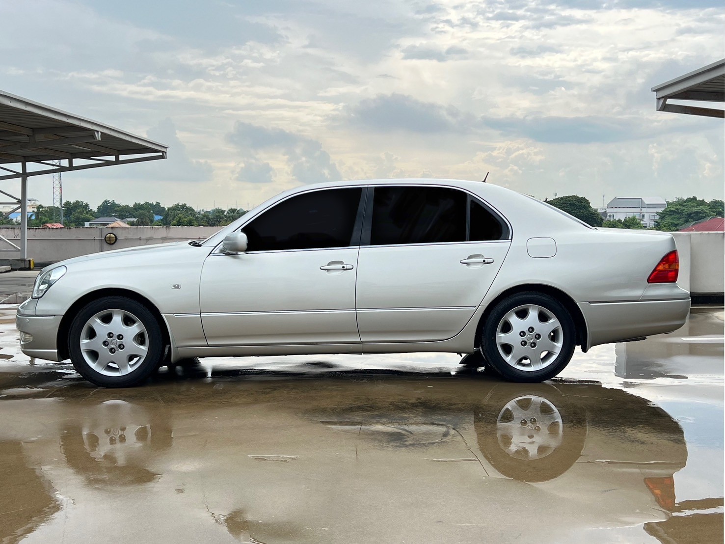 2003 Lexus Gen3 LS430 สีทอง (รูปที่ 6)