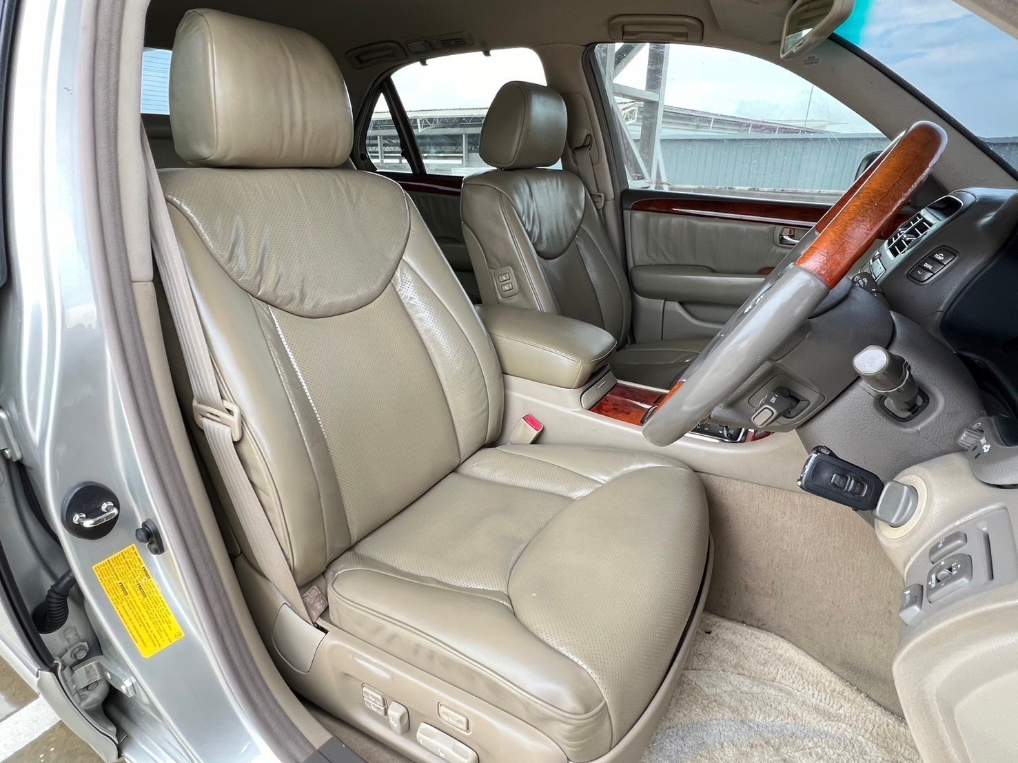 2003 Lexus Gen3 LS430 สีทอง (รูปที่ 11)