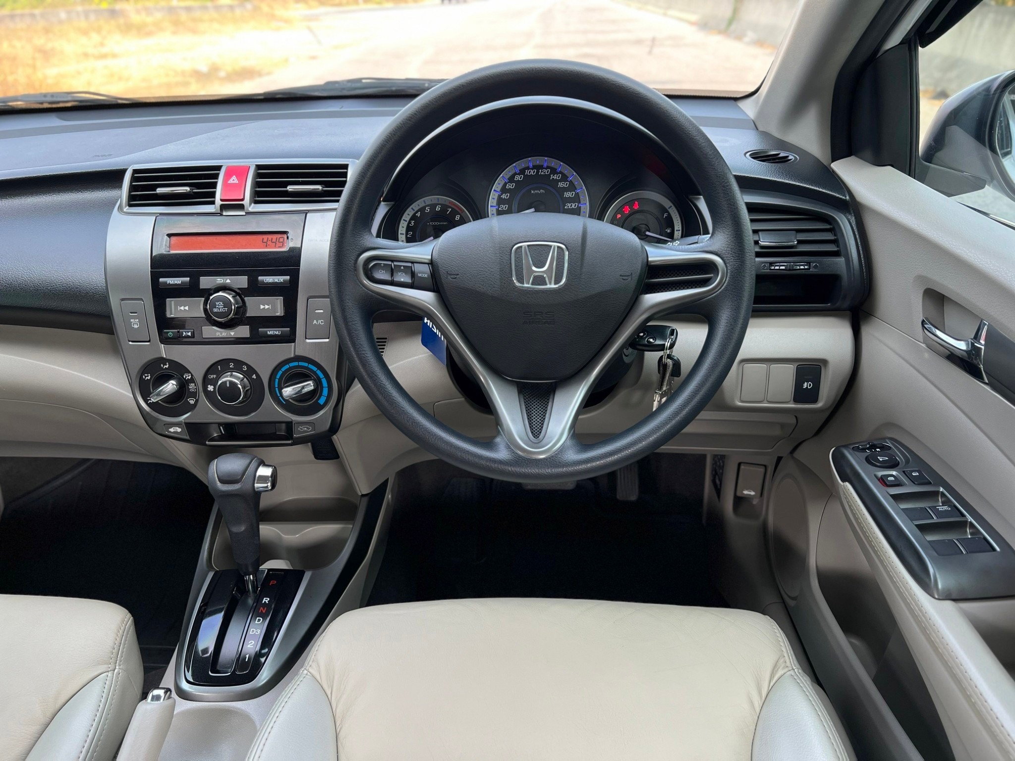 Honda City รุ่น V 1500cc. เกียร์ออโต้ ปี2013 จัดเต็ม ไมล์แท้ 50,000 km. (รูปที่ 14)