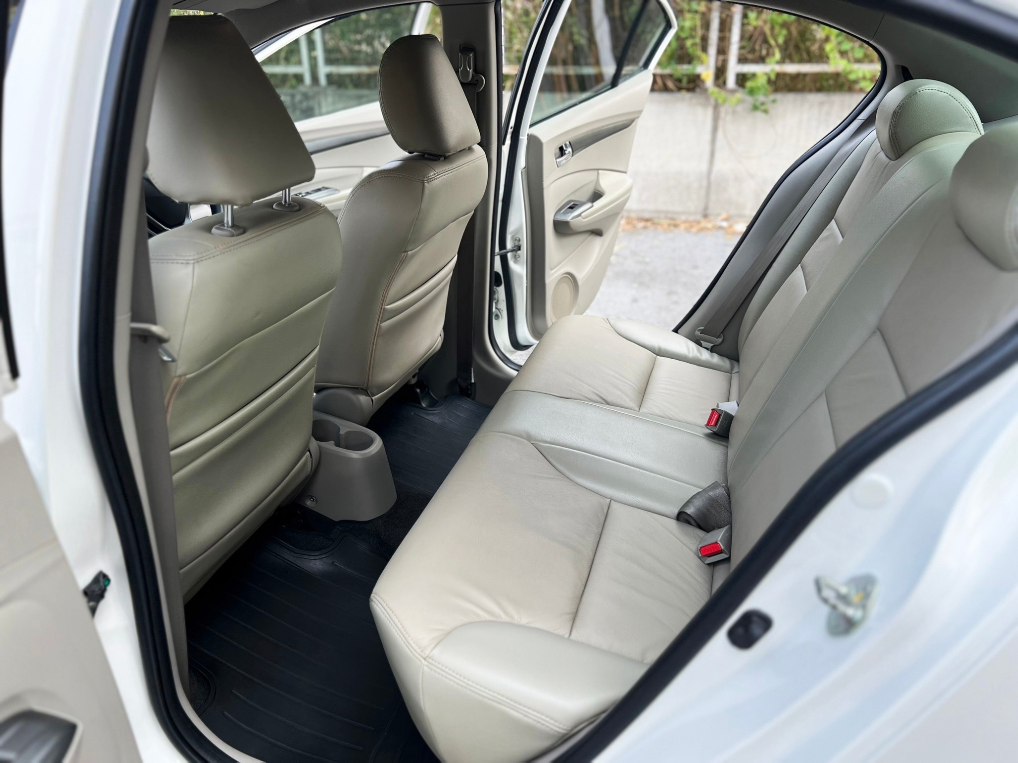 Honda City รุ่น V 1500cc. เกียร์ออโต้ ปี2013 จัดเต็ม ไมล์แท้ 50,000 km. (รูปที่ 3)