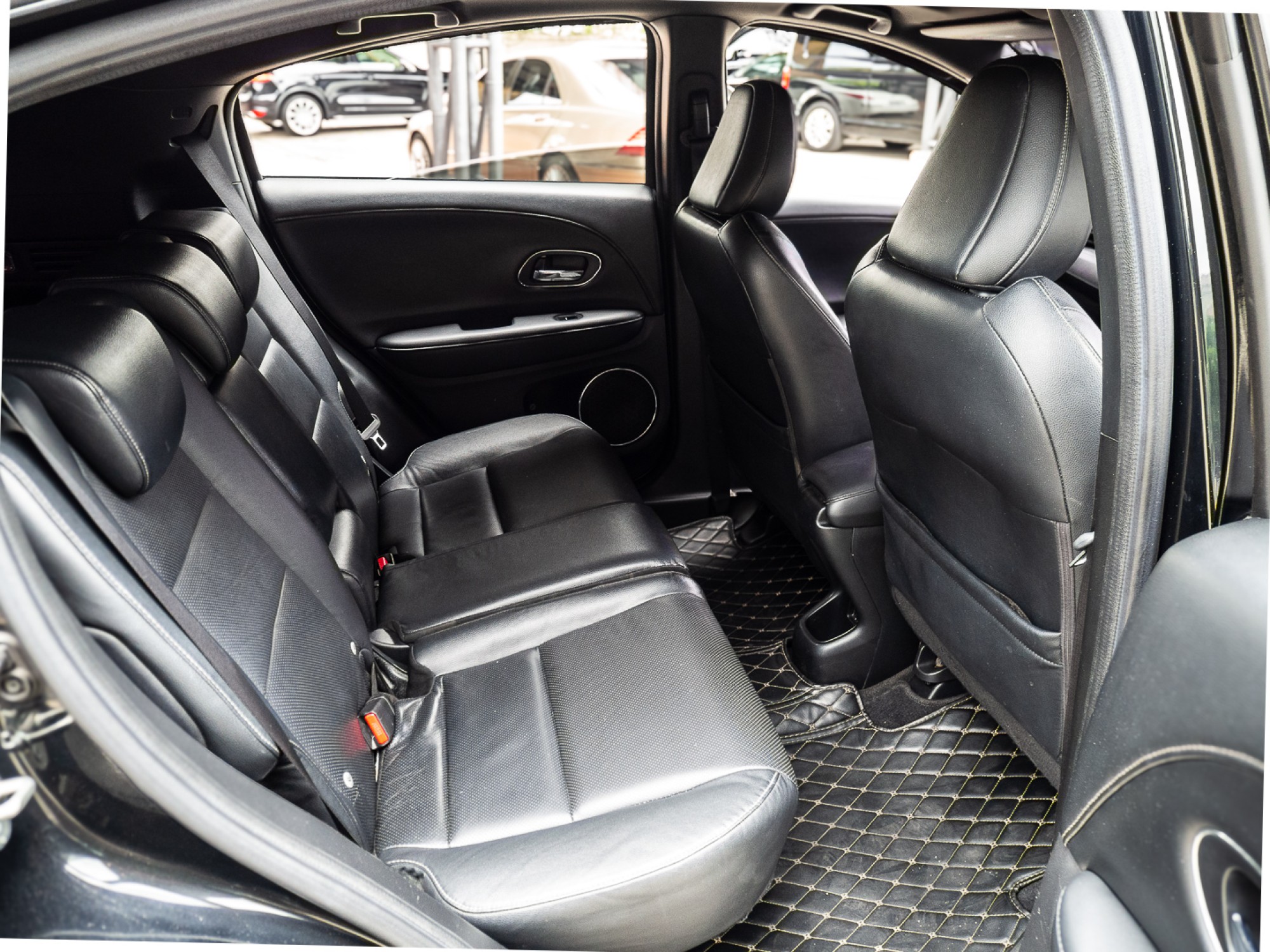 2019 Honda HR-V สีดำ (รูปที่ 12)