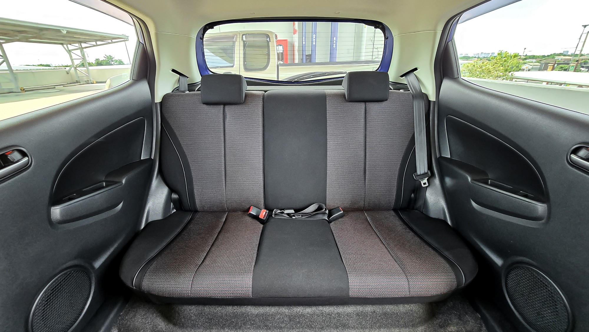 MAZDA2​ Hatchback 1.5 Spirit​ Sport A/T ปี 2012 (รูปที่ 11)
