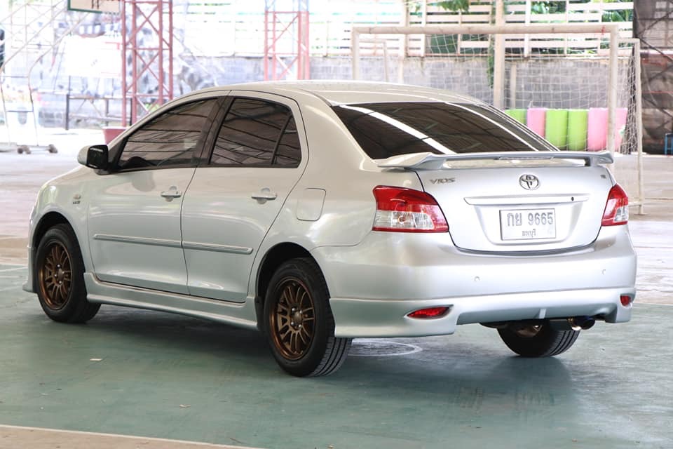 Toyota Vios ปี 2010 สีเงิน