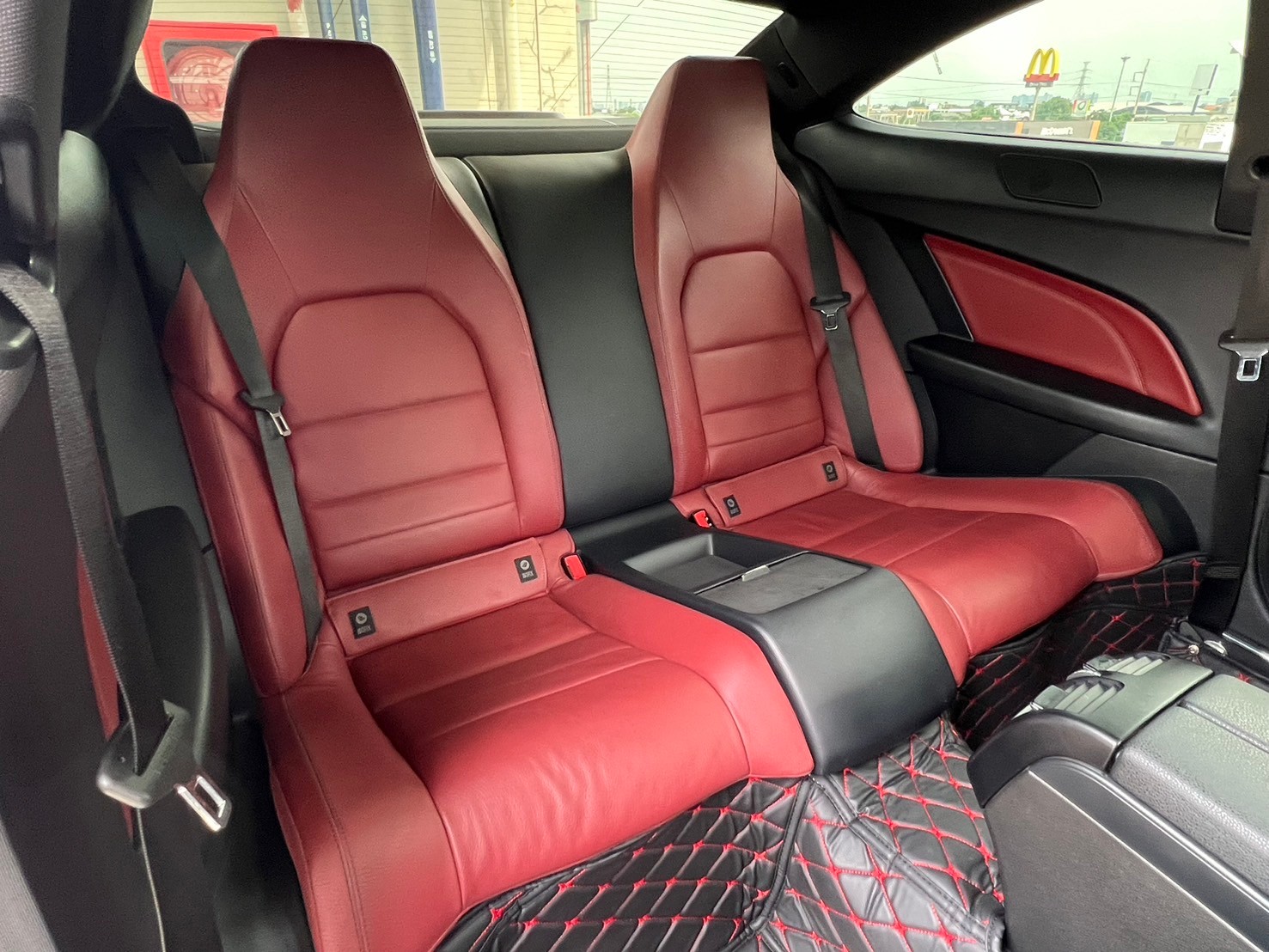 2013 Mercedes-Benz C-Class Coupe C180 สีขาว