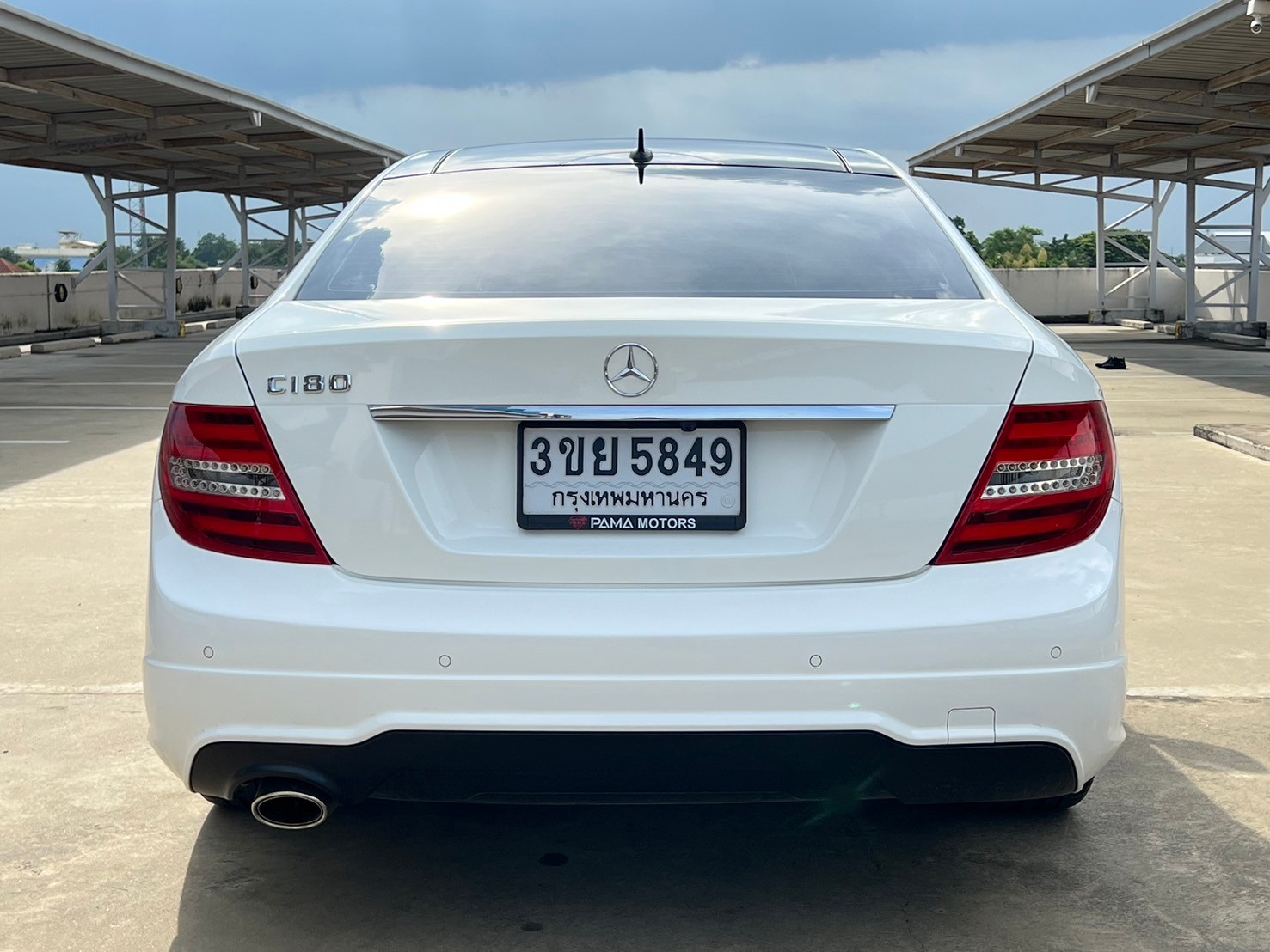 2013 Mercedes-Benz C-Class Coupe C180 สีขาว