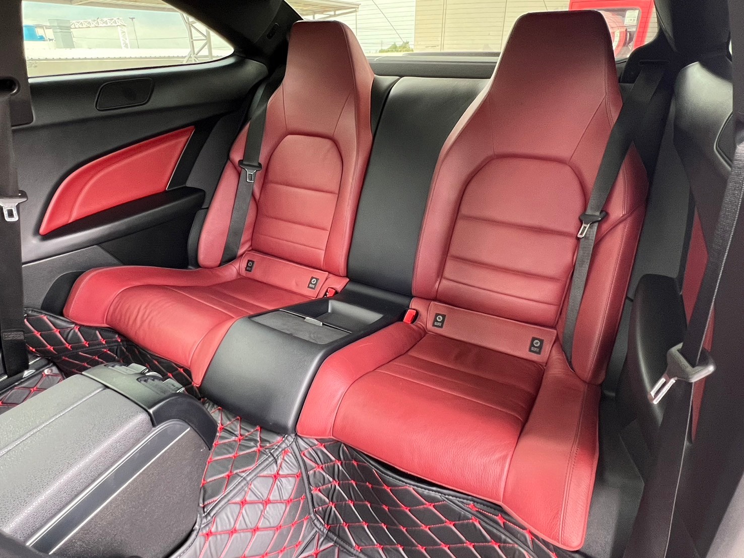 2013 Mercedes-Benz C-Class Coupe C180 สีขาว