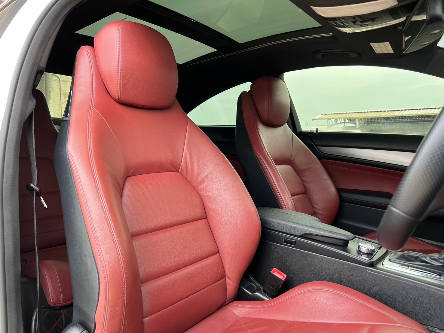 2013 Mercedes-Benz C-Class Coupe C180 สีขาว
