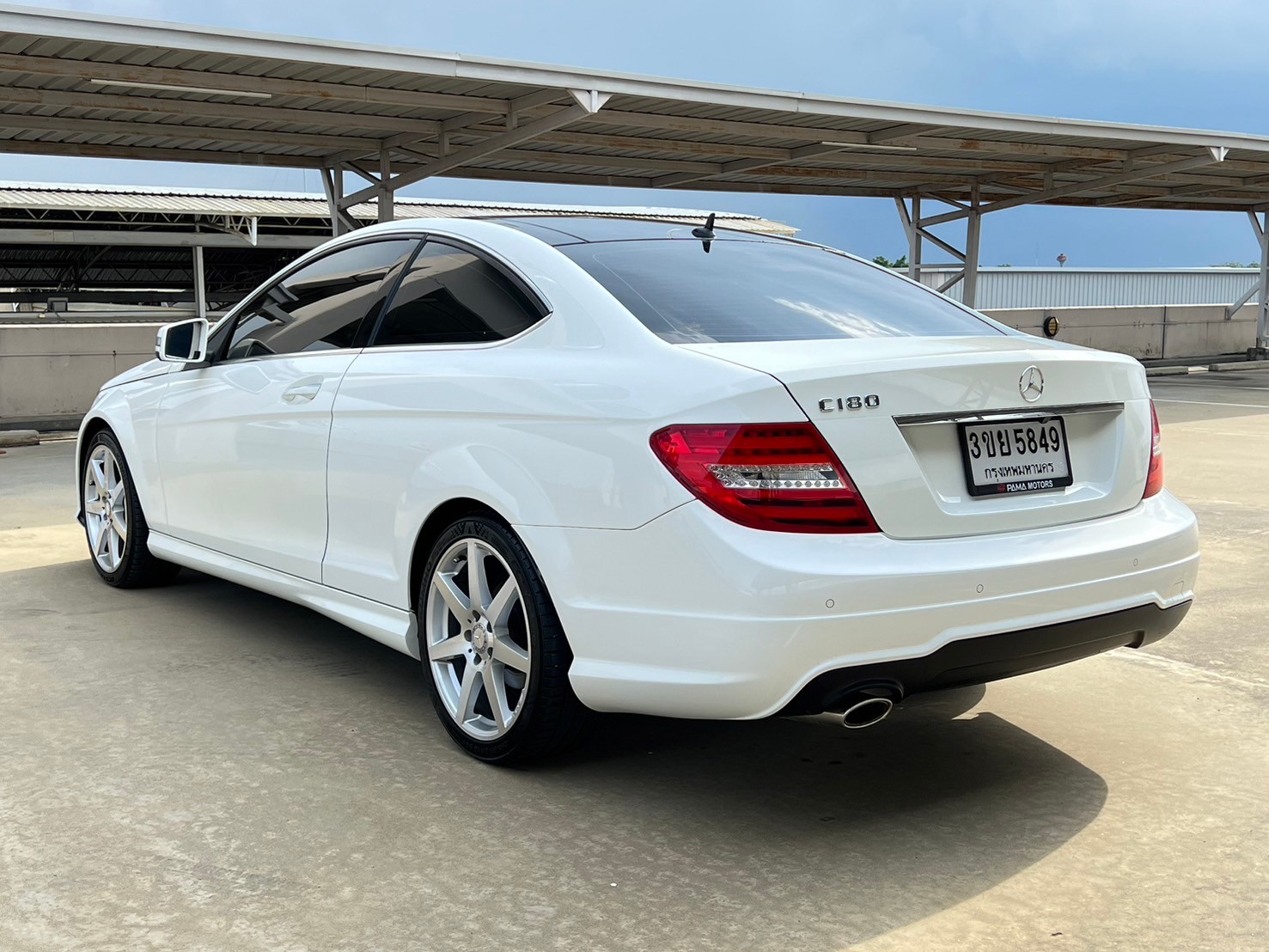 2013 Mercedes-Benz C-Class Coupe C180 สีขาว