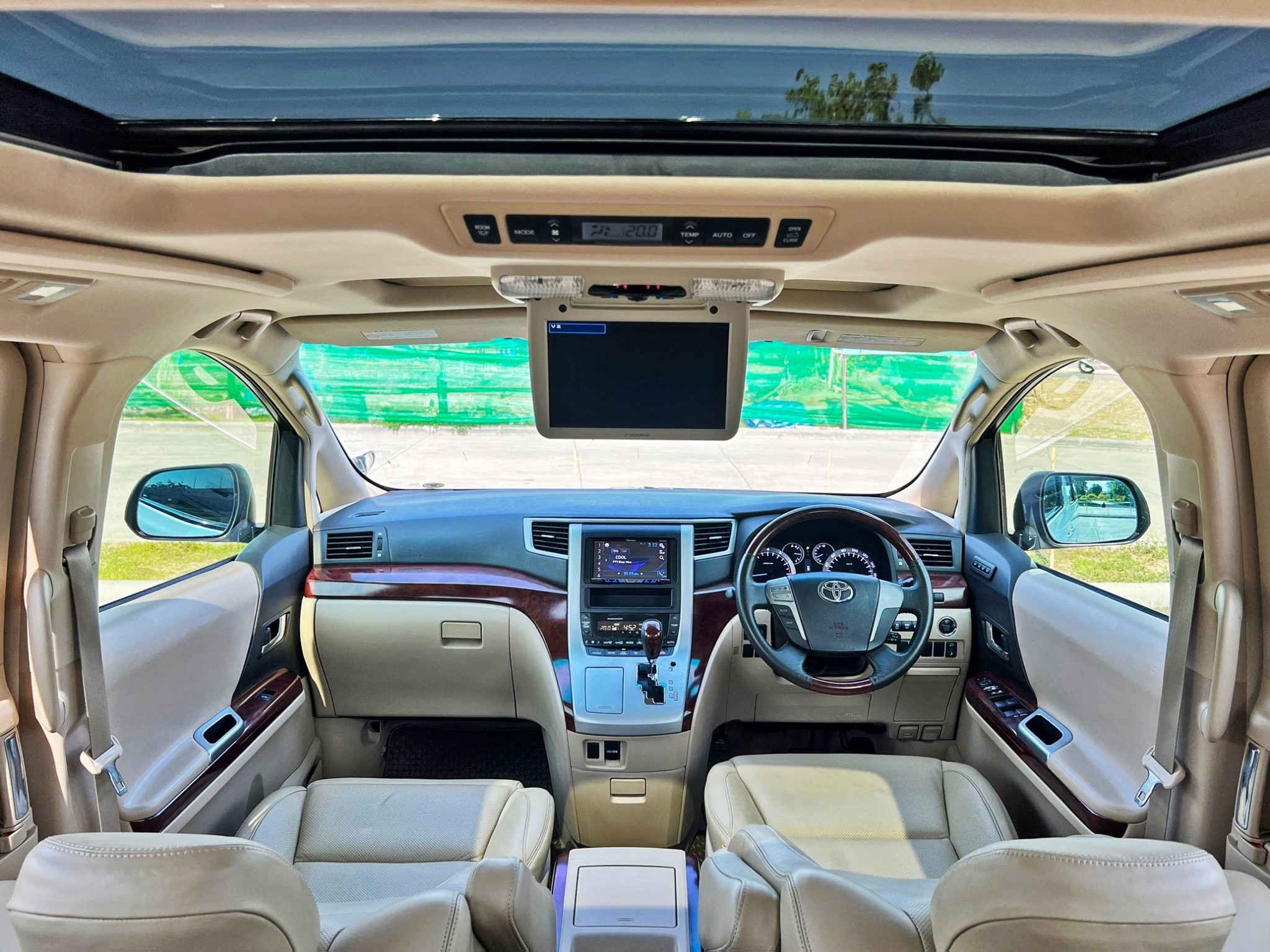 TOYOTA VELLFIRE 2.4V ปี2012 ไมล์130,000 รถสวย พร้อมใช้งาน (รูปที่ 8)