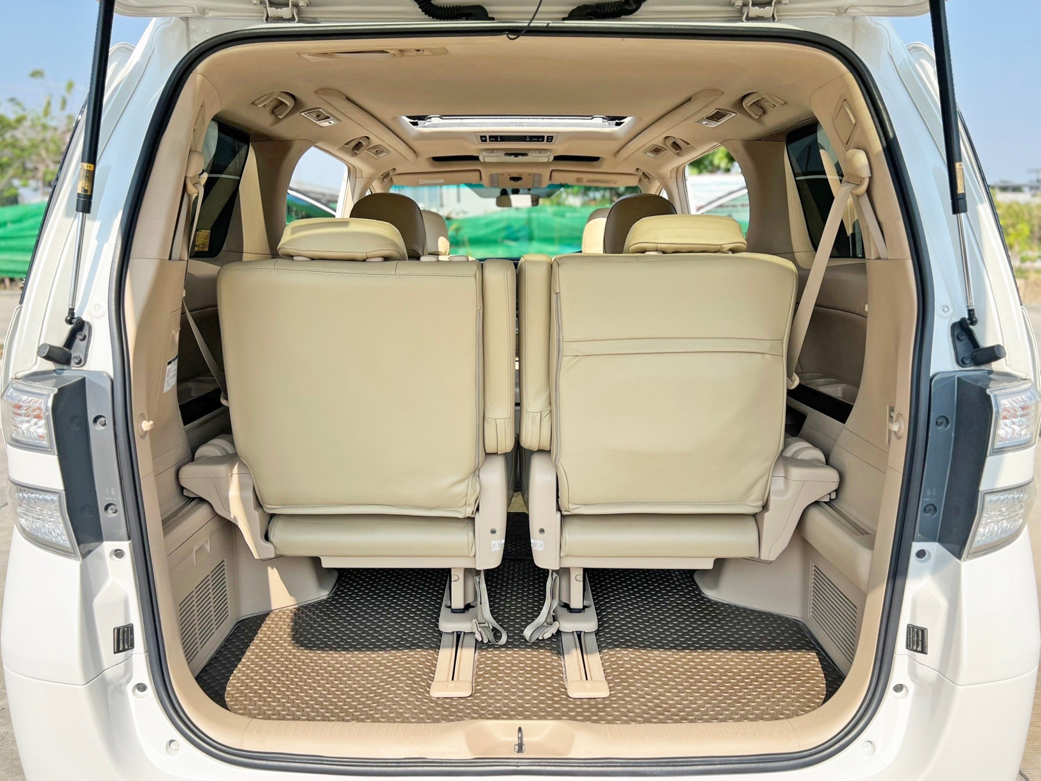 TOYOTA VELLFIRE 2.4V ปี2012 ไมล์130,000 รถสวย พร้อมใช้งาน (รูปที่ 15)