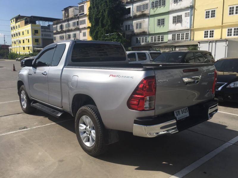 Toyota Hilux Revo Prerunner ปี 2018 สีเทา (รูปที่ 4)