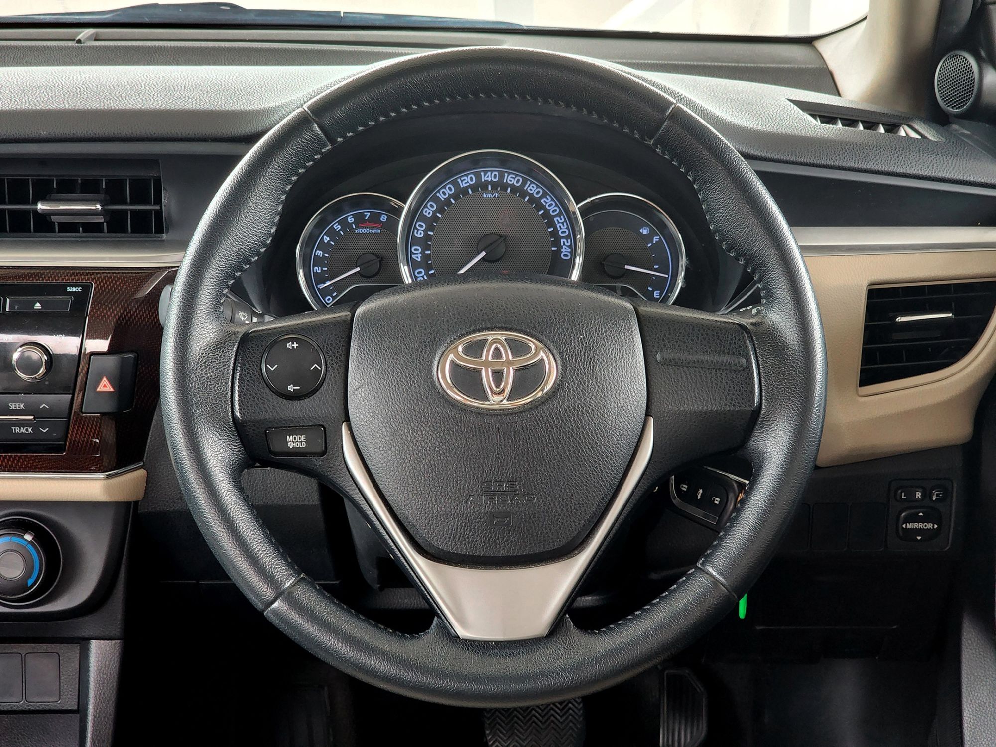 TOYOTA Altis 1.6G A/T ปี 2016 ไมล์ 205,000 กม. รถสวย ไมล์แท้ (รูปที่ 5)