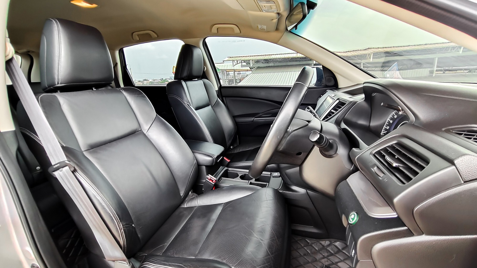 HONDA CR-V 2.0E 4WD [MNC] A/T ปลายปี 2015 (รูปที่ 9)