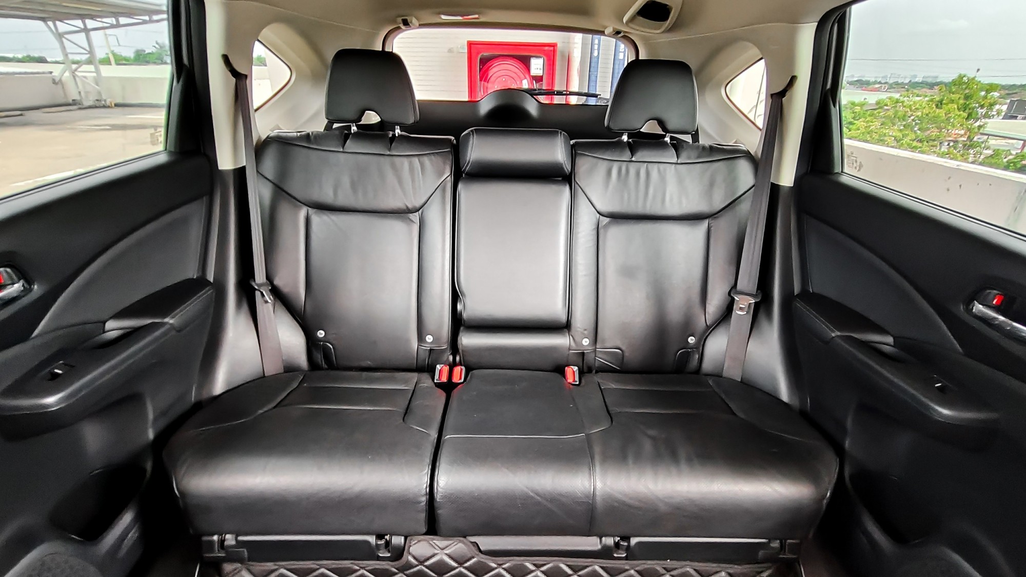 HONDA CR-V 2.0E 4WD [MNC] A/T ปลายปี 2015 (รูปที่ 2)