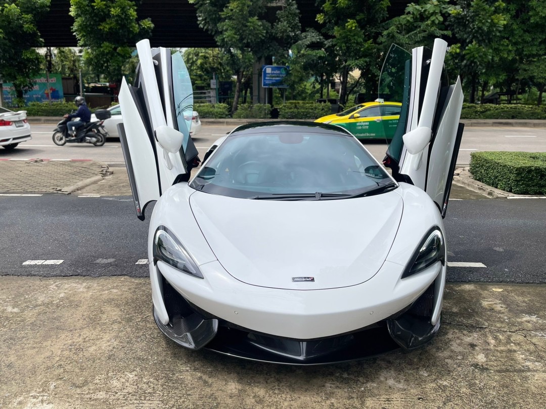 2016 McLaren 570S สีขาว (รูปที่ 4)