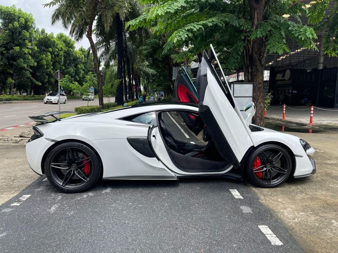 2016 McLaren 570S สีขาว (รูปที่ 3)