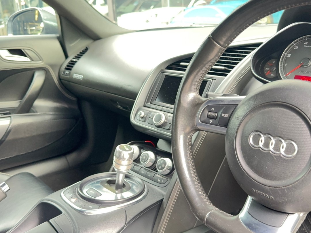 2009 Audi R8 V8 Coupe สีเทา (รูปที่ 8)