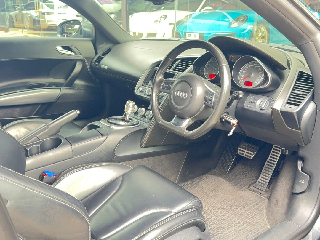 2009 Audi R8 V8 Coupe สีเทา (รูปที่ 3)