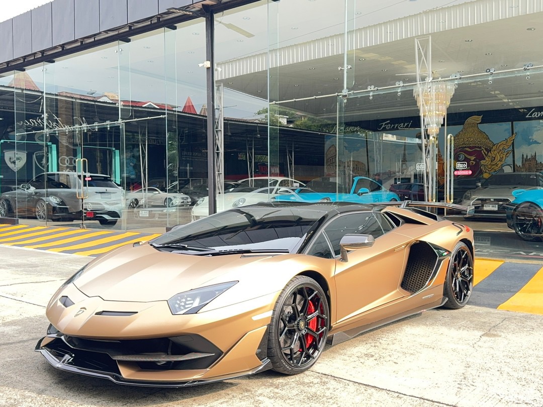 2021 Lamborghini Aventador SVJ Roadster สีน้ำตาล (รูปที่ 2)