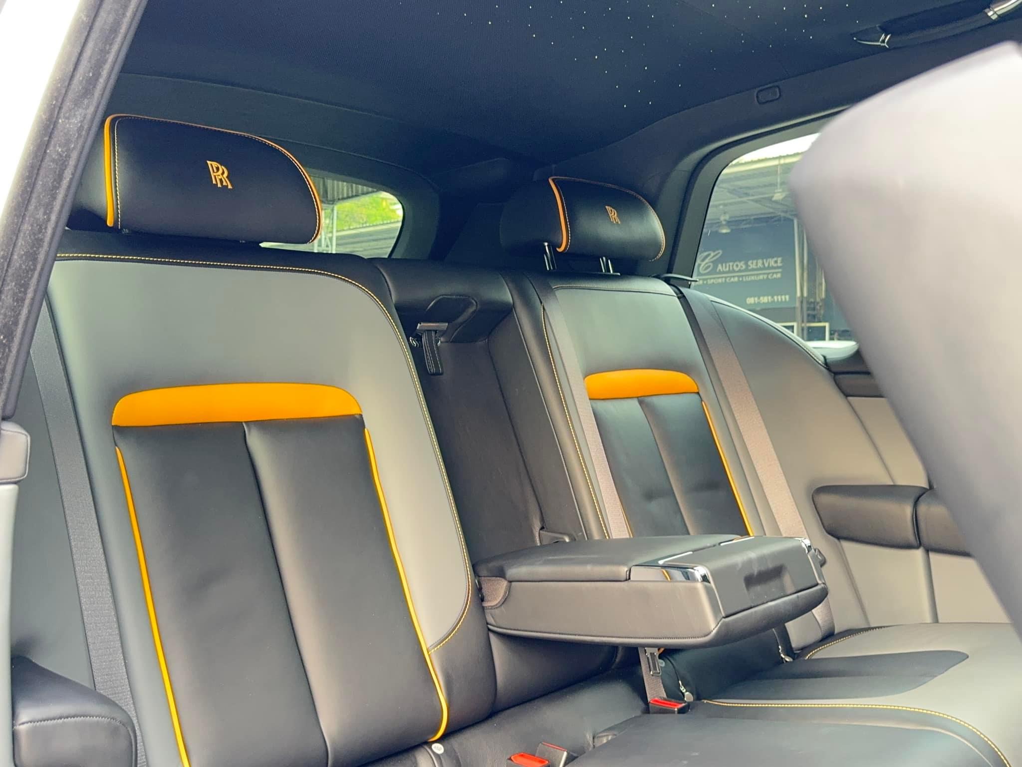 2023 Rolls-Royce Cullinan สีขาว (รูปที่ 5)