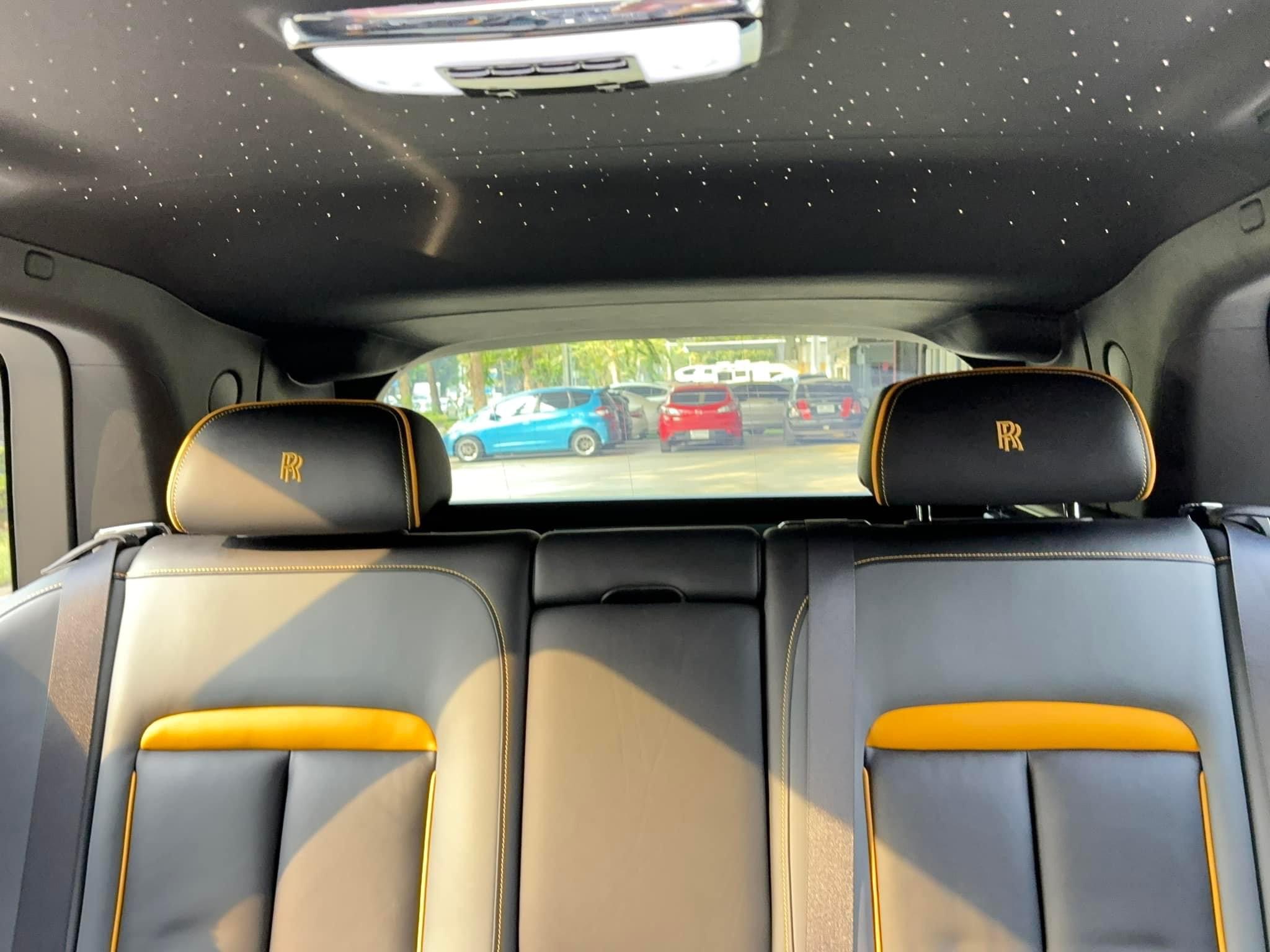 2023 Rolls-Royce Cullinan สีขาว (รูปที่ 7)