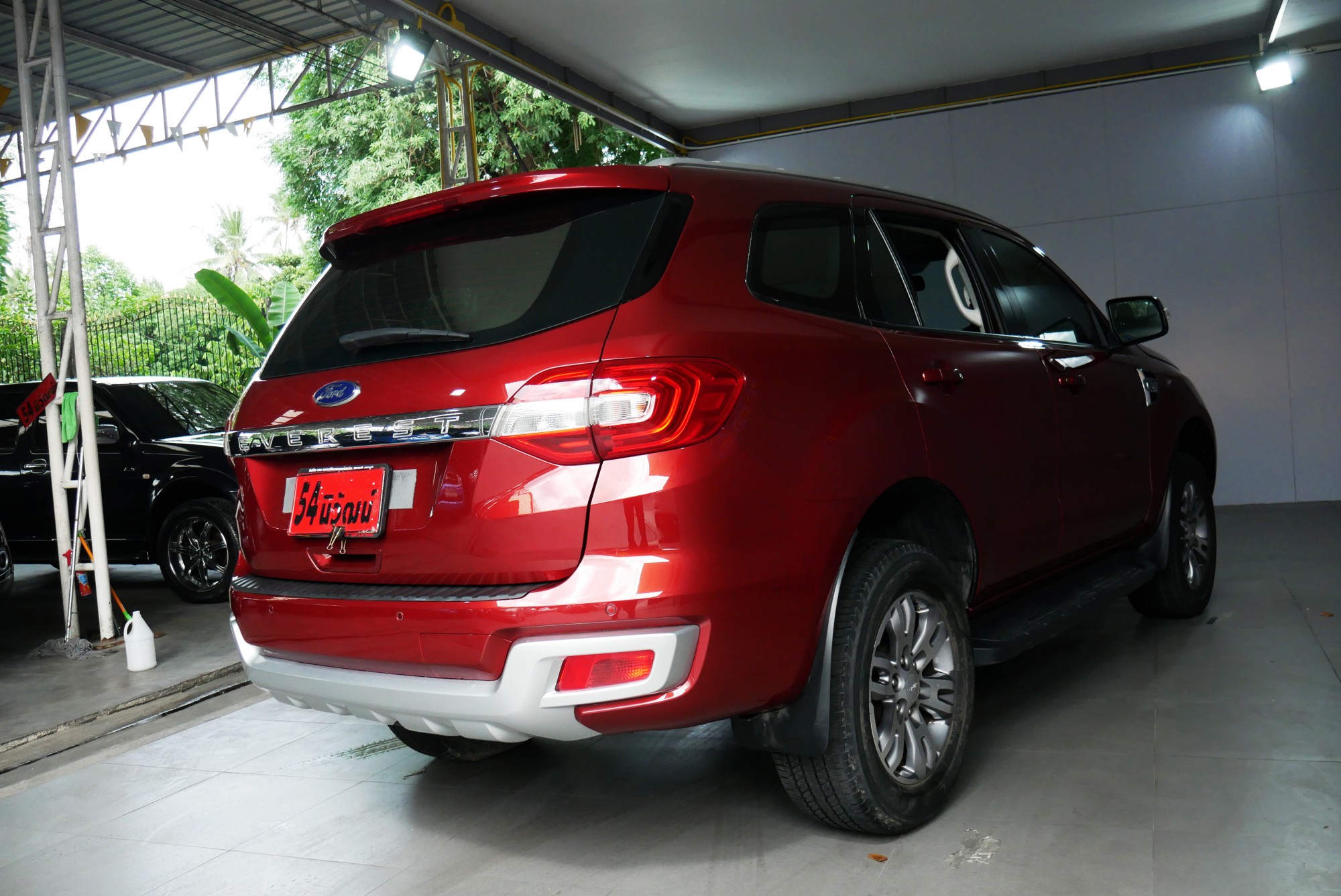 FORD EVEREST 2.2 TITANIUM AT ปี 2016 สีแดง