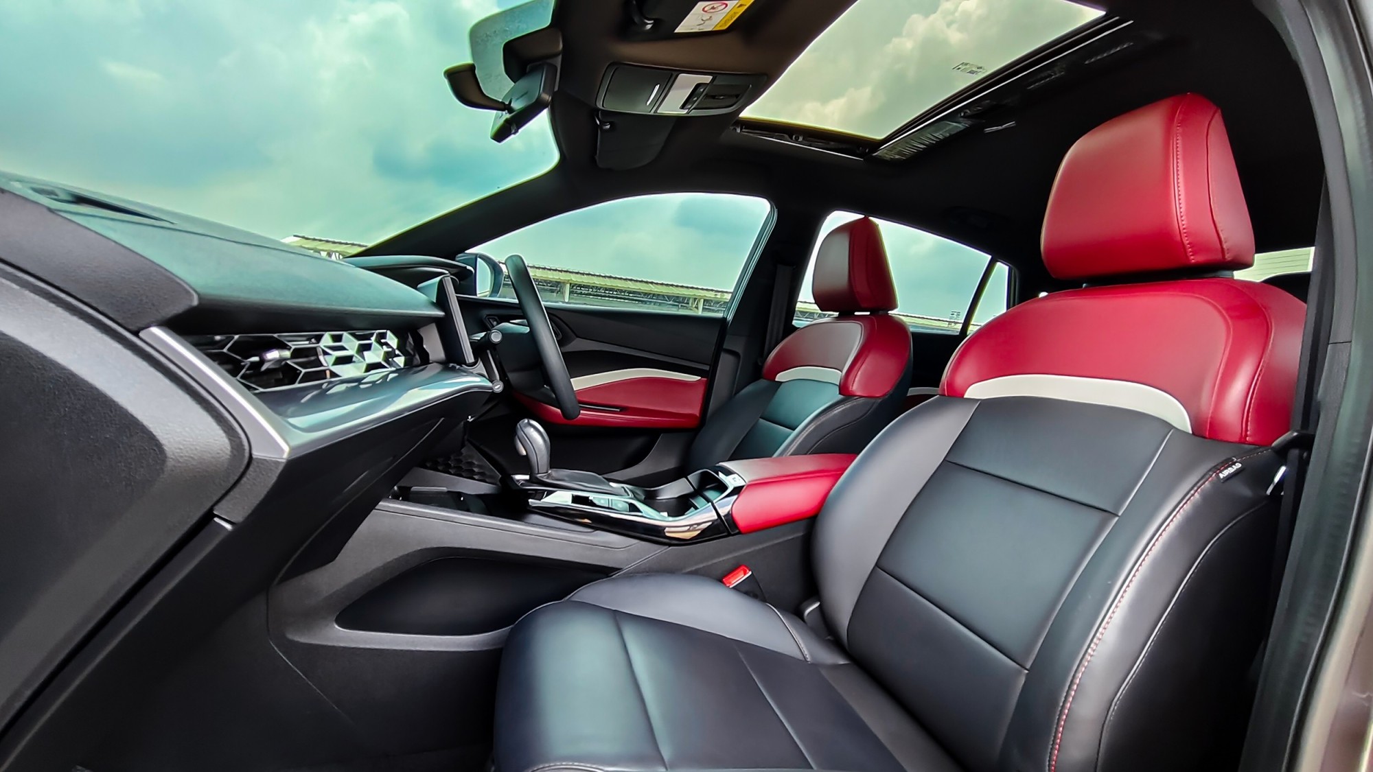 MG5 Sedan 1.5D+ รองท็อป A/T ปี 2022 MG5 ปีใหม่ ไมล์น้อย 18,xxx km. หลังคา Sunroof ไฟฟ้า (รูปที่ 8)