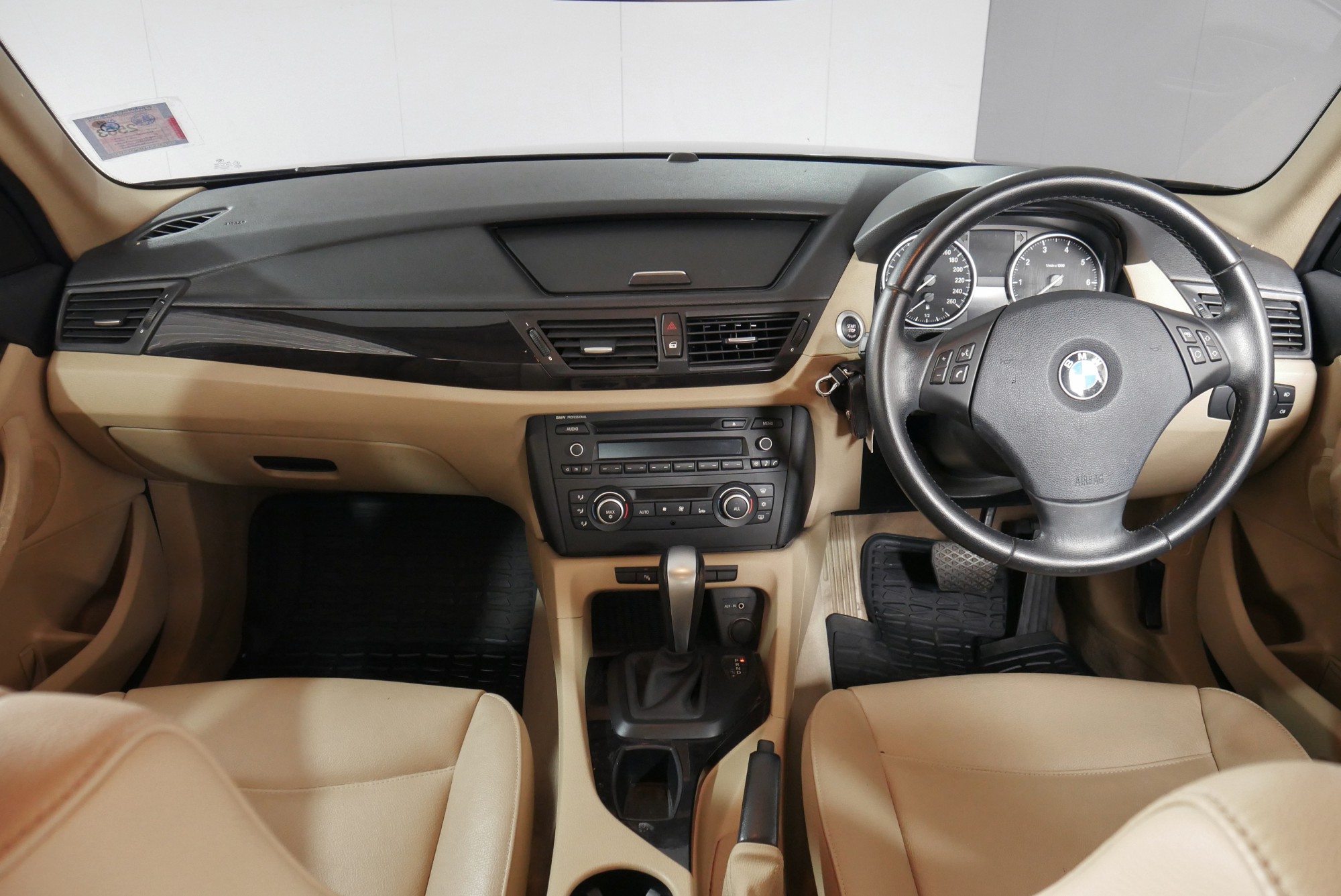 BMW X1 SDRIVE18I 2.0 AT ปี 2016 สีดำ (รูปที่ 5)