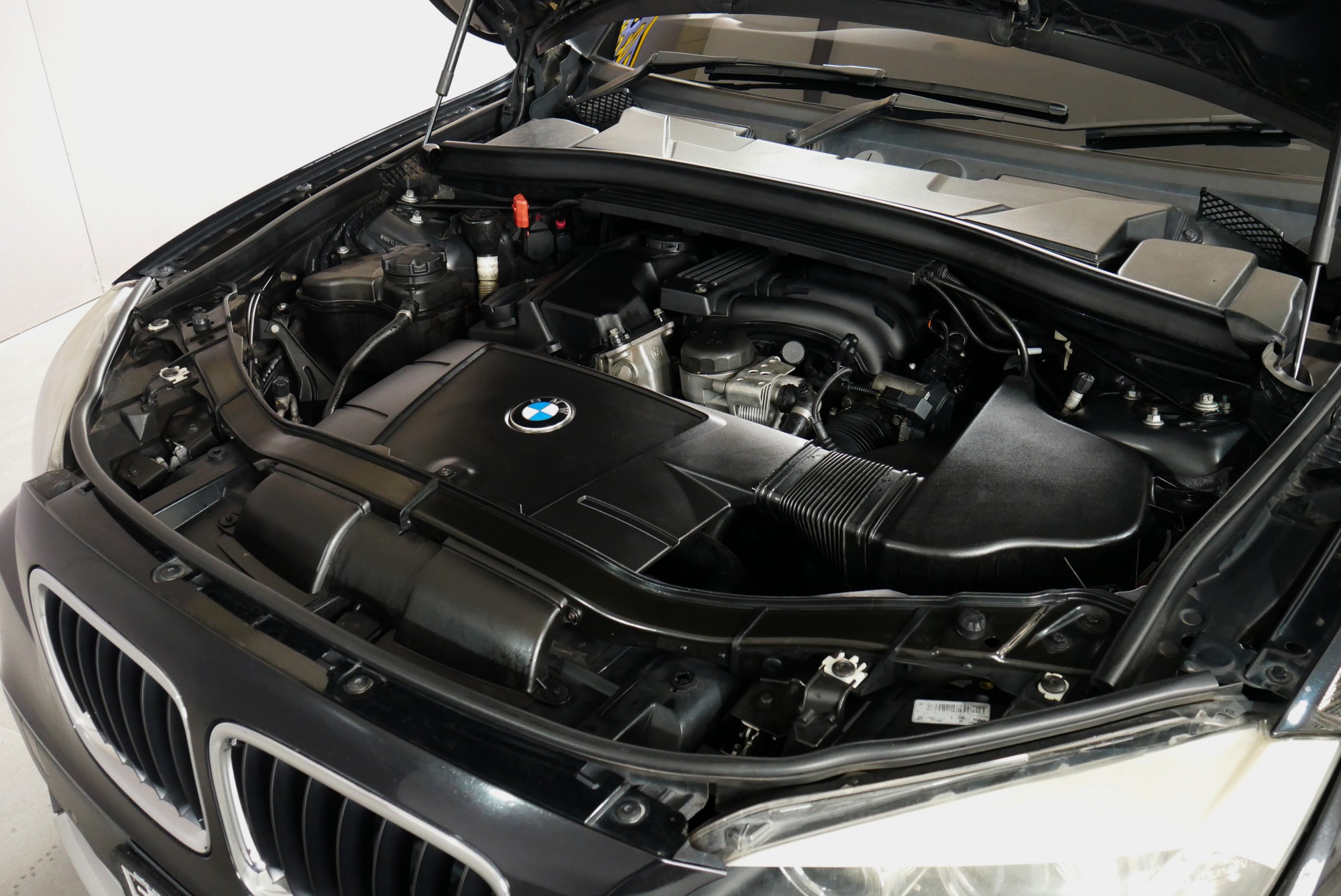 BMW X1 SDRIVE18I 2.0 AT ปี 2016 สีดำ (รูปที่ 4)