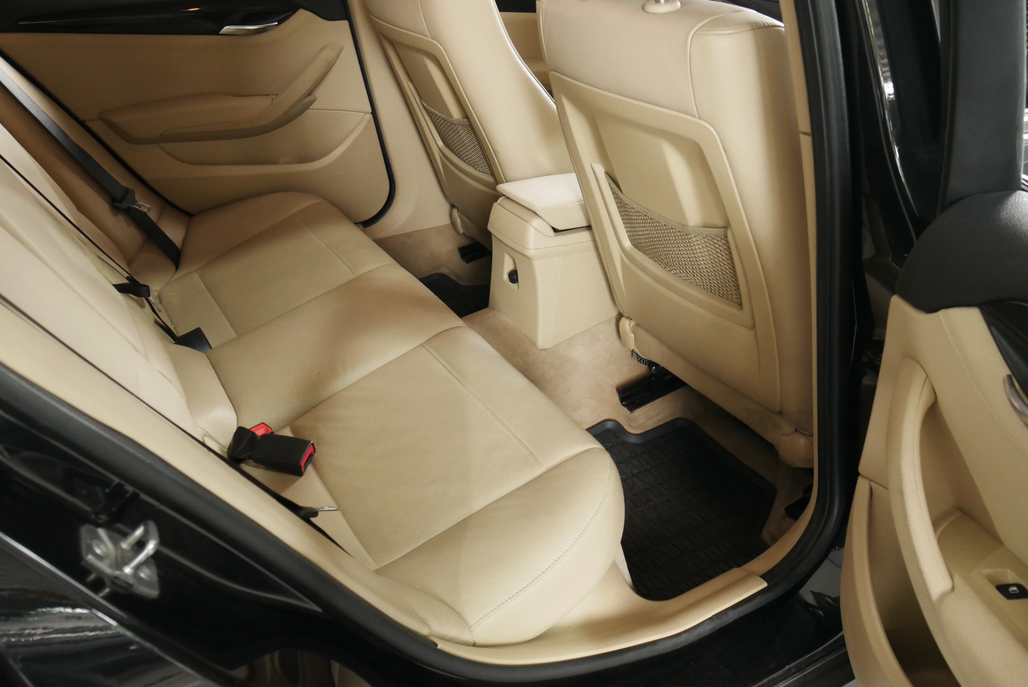 BMW X1 SDRIVE18I 2.0 AT ปี 2016 สีดำ (รูปที่ 11)