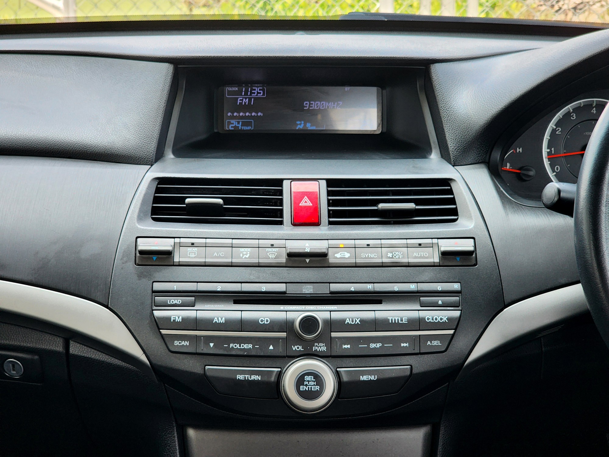 HONDA ACCORD G8 2.0EL A/T ปี 2011 (รูปที่ 11)