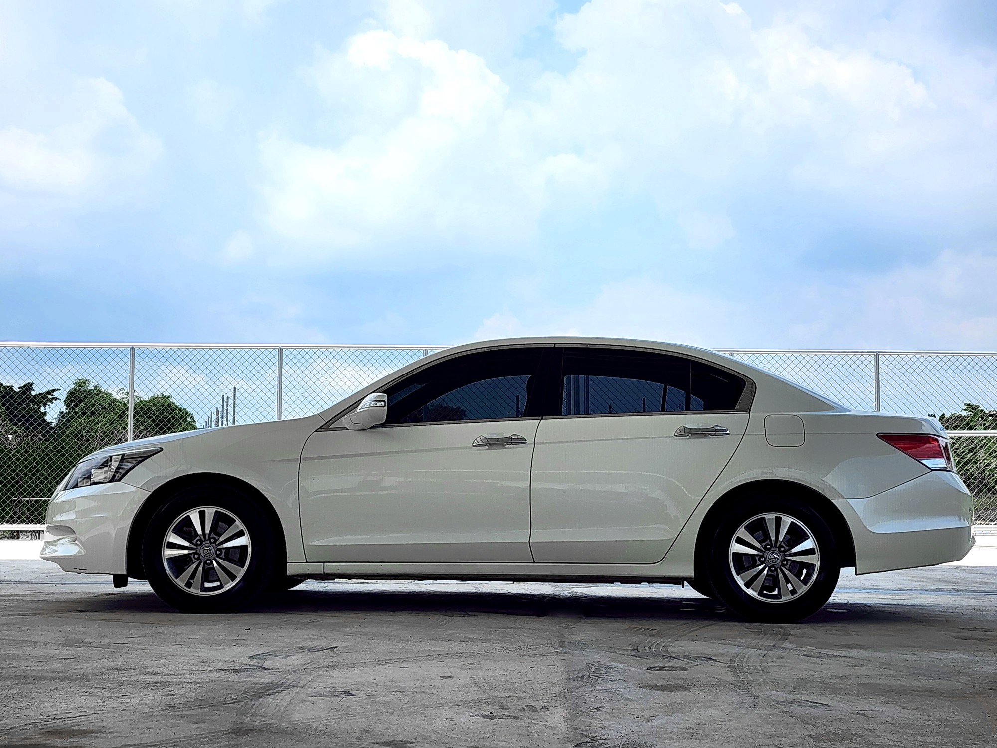 HONDA ACCORD G8 2.0EL A/T ปี 2011 (รูปที่ 5)