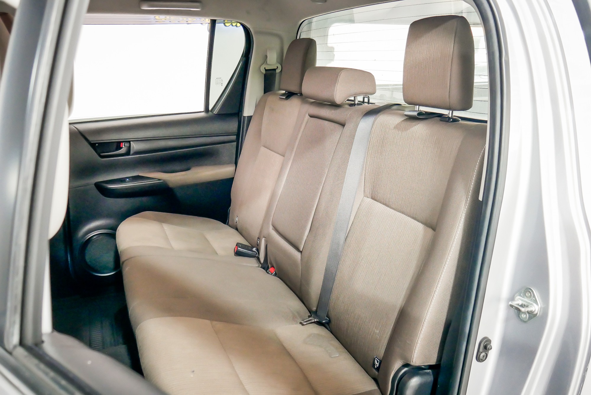 TOYOTA REVO DOUBLECAB 2.4 E PRERUNNER AT ปี 2016 สีเงิน (รูปที่ 13)