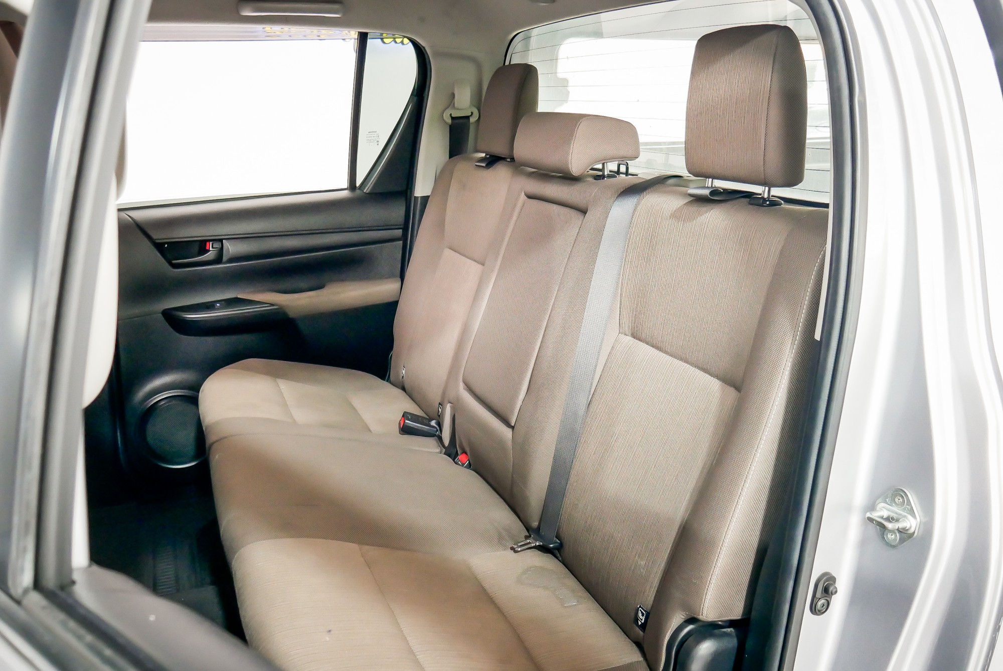 TOYOTA REVO DOUBLECAB 2.4 E PRERUNNER AT ปี 2016 สีเงิน (รูปที่ 15)
