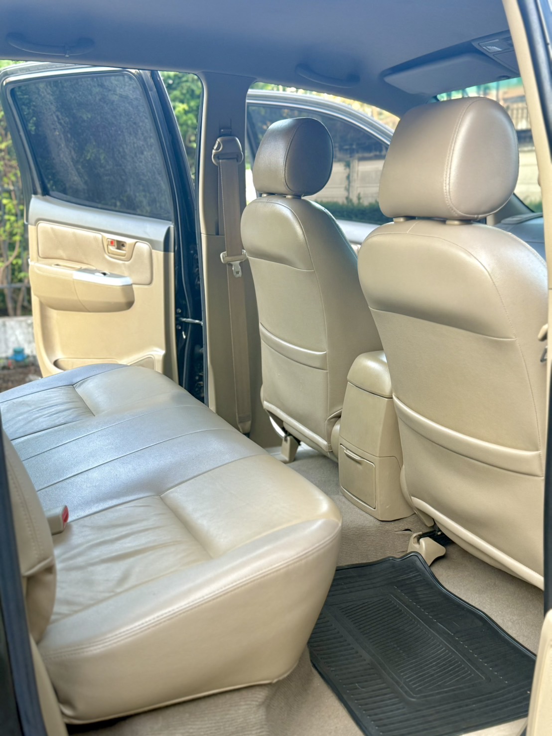Toyota Hilux Vigo Champ 2.5E Prerunner 4ประตู ปี 2012 : สีดำ : ออโต้ : ดีเซล : ไมล์ 85,xxx km. (รูปที่ 28)