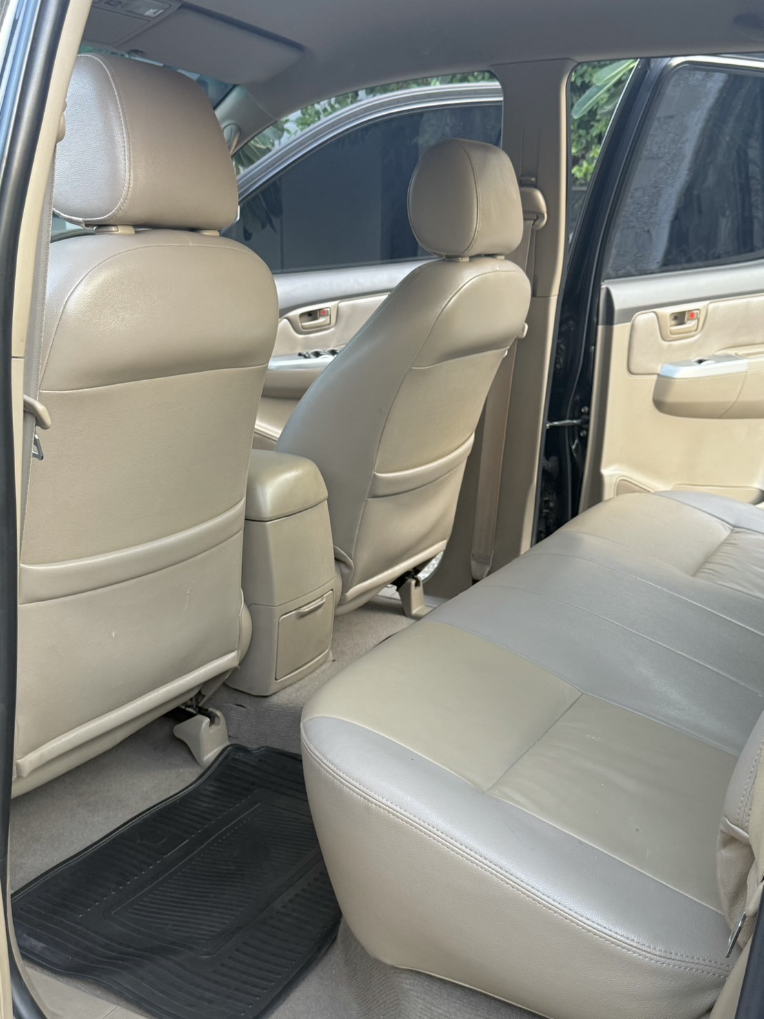 Toyota Hilux Vigo Champ 2.5E Prerunner 4ประตู ปี 2012 : สีดำ : ออโต้ : ดีเซล : ไมล์ 85,xxx km. (รูปที่ 24)