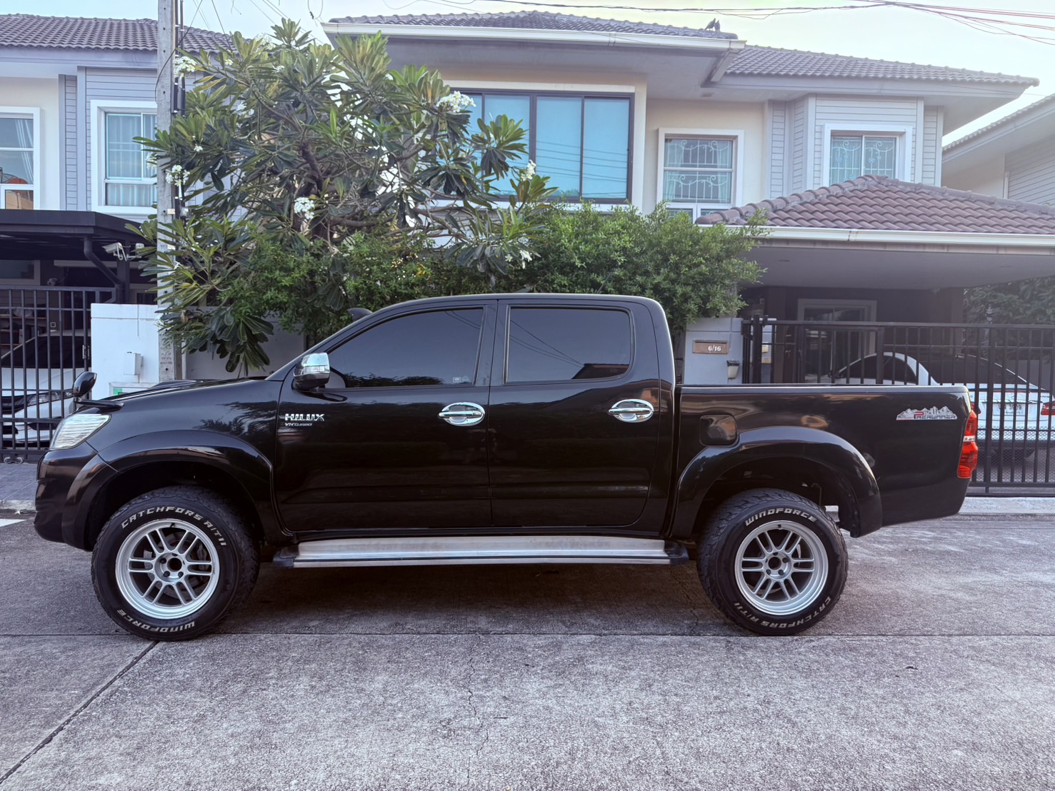 Toyota Hilux Vigo Champ 2.5E Prerunner 4ประตู ปี 2012 : สีดำ : ออโต้ : ดีเซล : ไมล์ 85,xxx km. (รูปที่ 15)