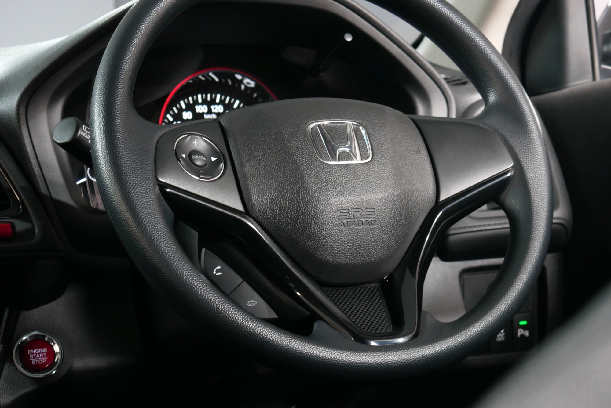 HONDA HR-V 1.8 S ATปี 2015 สีดำ (รูปที่ 7)