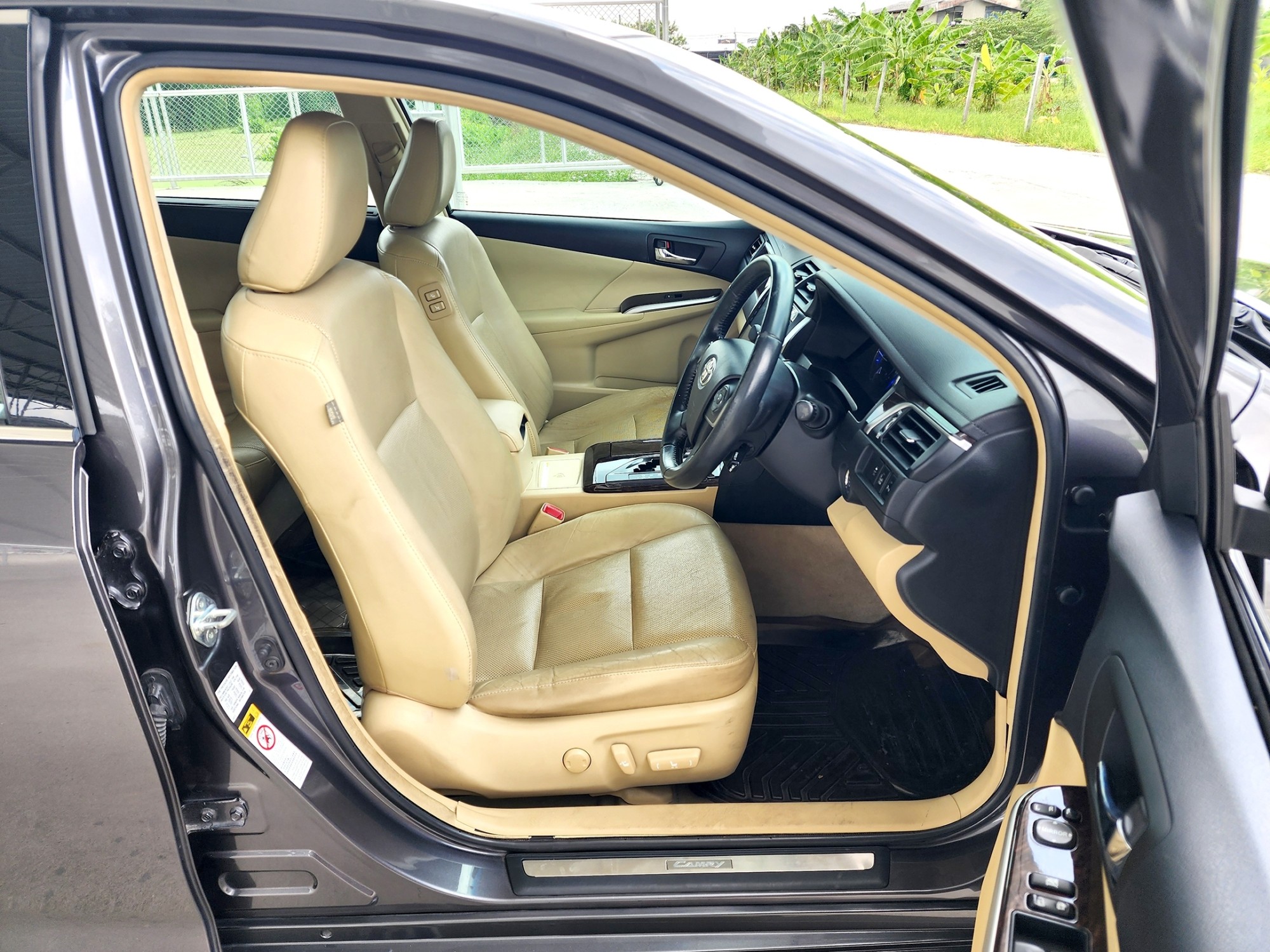 Toyota Camry 2.0G D-4S A/T ปี 2015 (รูปที่ 16)