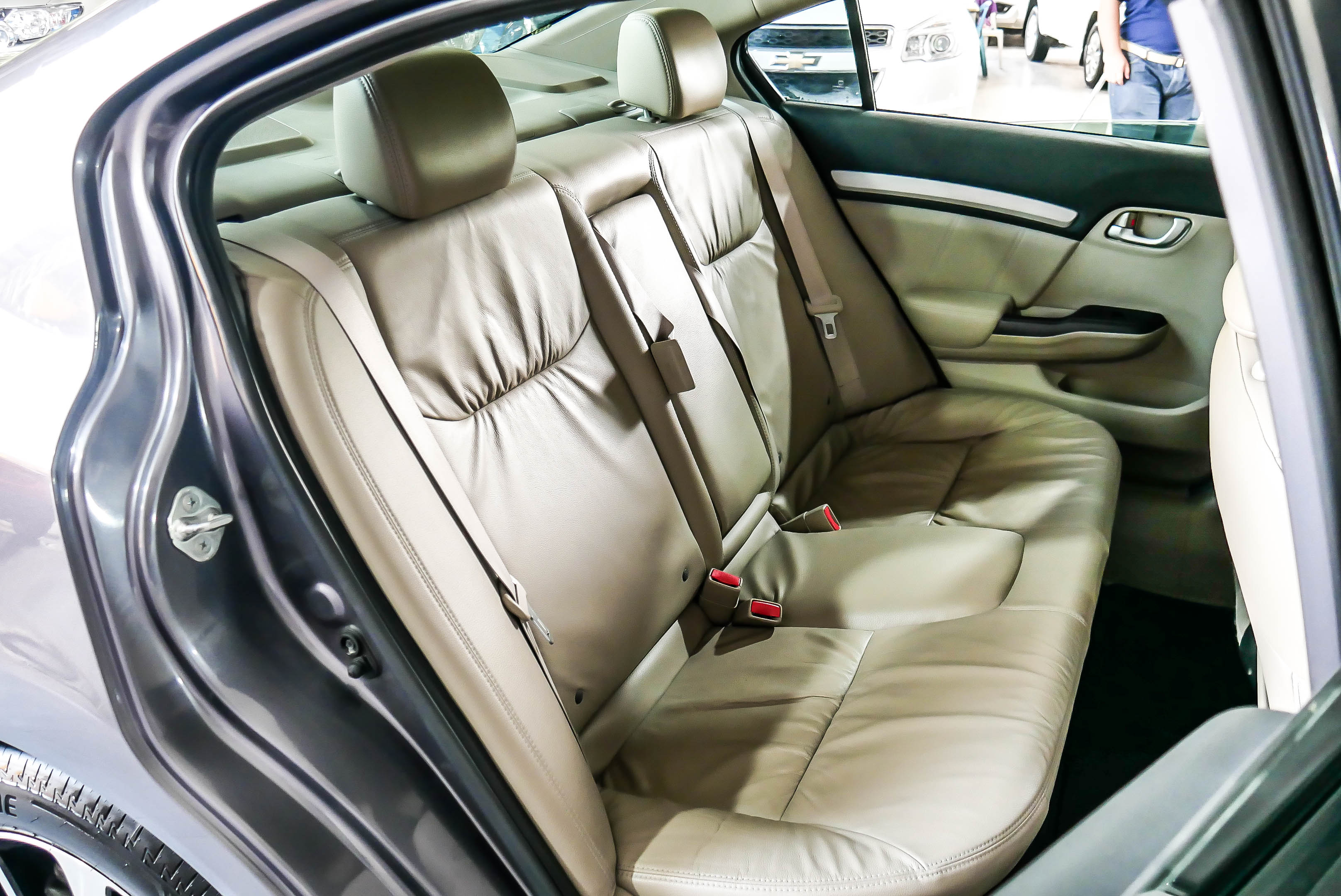 HONDA CIVIC FB 1.8 ES MNC AT  ปี 2014 สีเทา (รูปที่ 15)