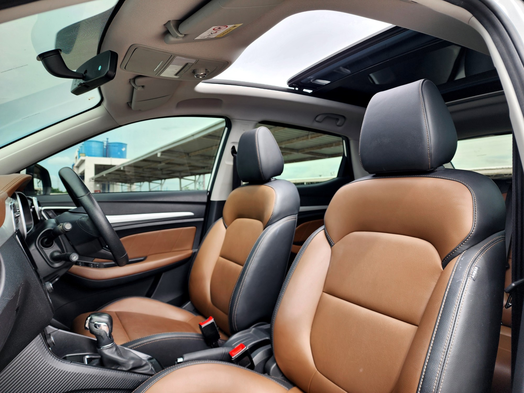 MG ZS 1.5x Sunroof ปี 2019 ไมล์ 76,000 กม. (รูปที่ 4)