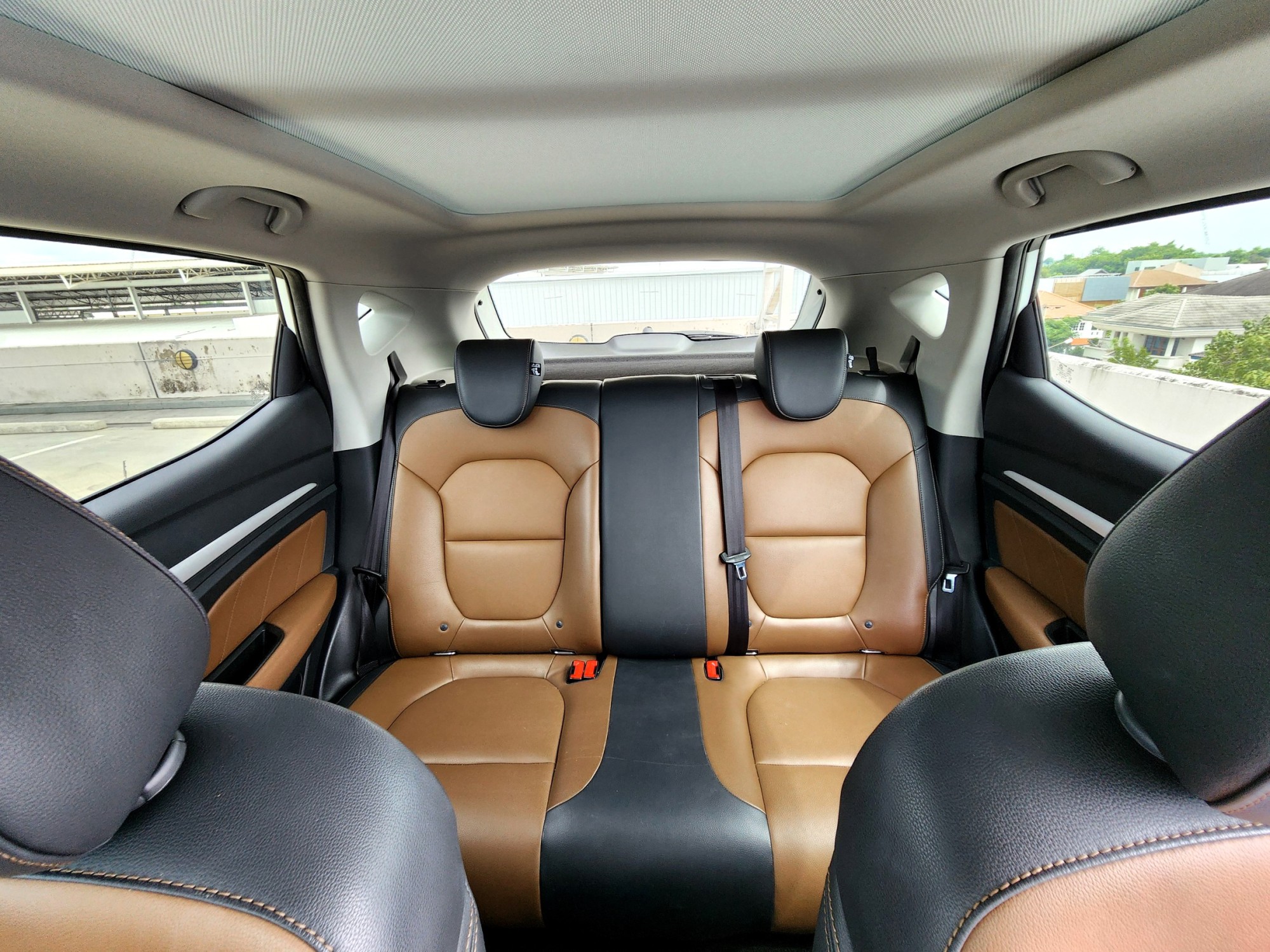 MG ZS 1.5x Sunroof ปี 2019 ไมล์ 76,000 กม. (รูปที่ 5)