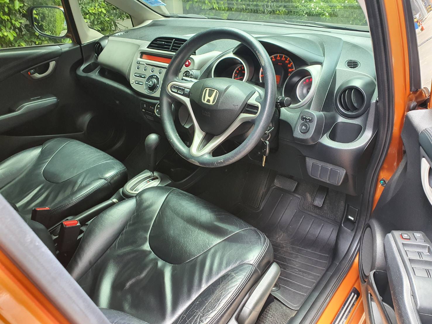 Honda Jazz 1.5V(AS) ปี 2012 สีส้ม มือ1 ไมล์น้อย (รูปที่ 6)