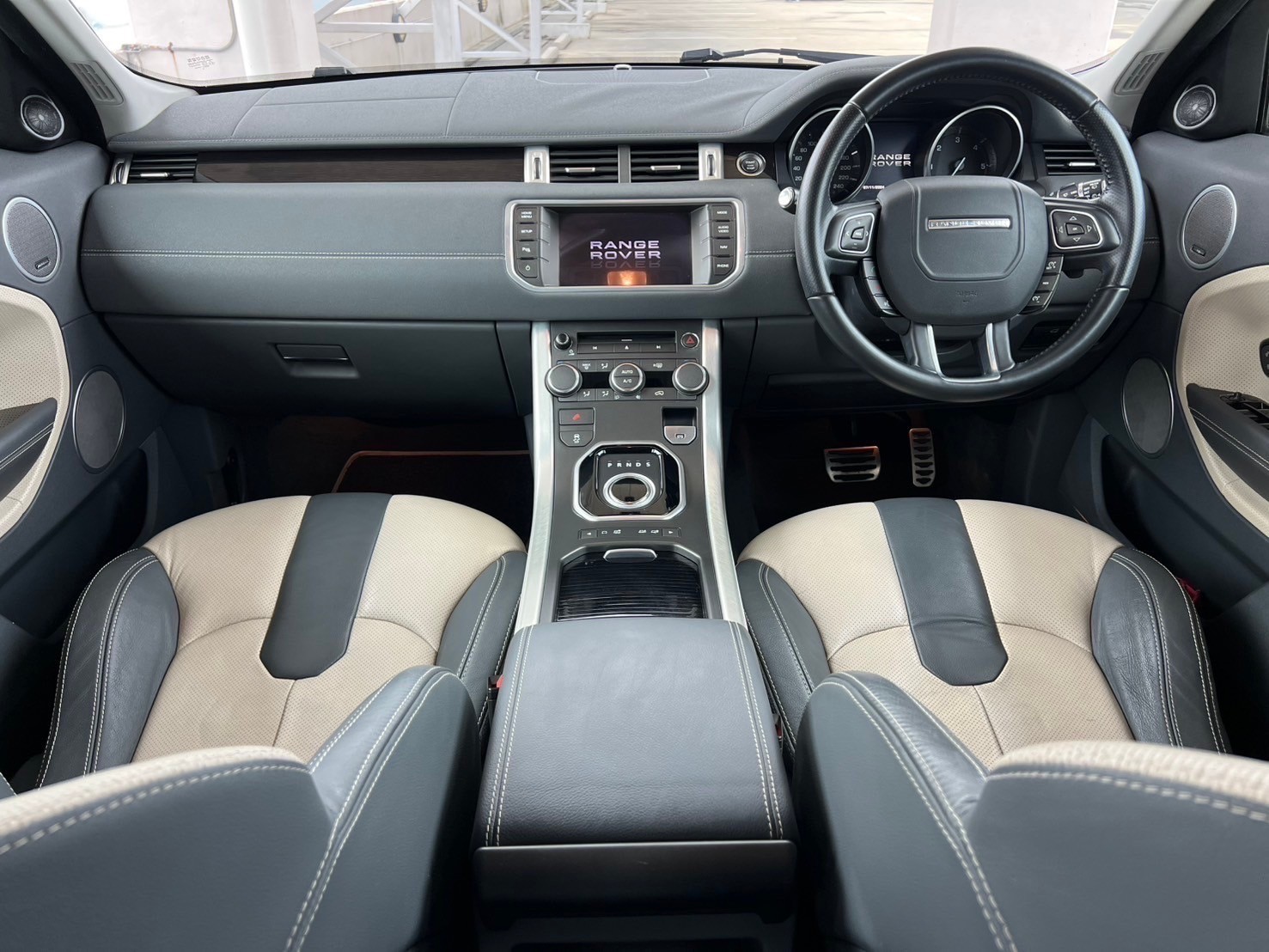 2012 Land Rover Range Rover Evoque สีดำ (รูปที่ 14)