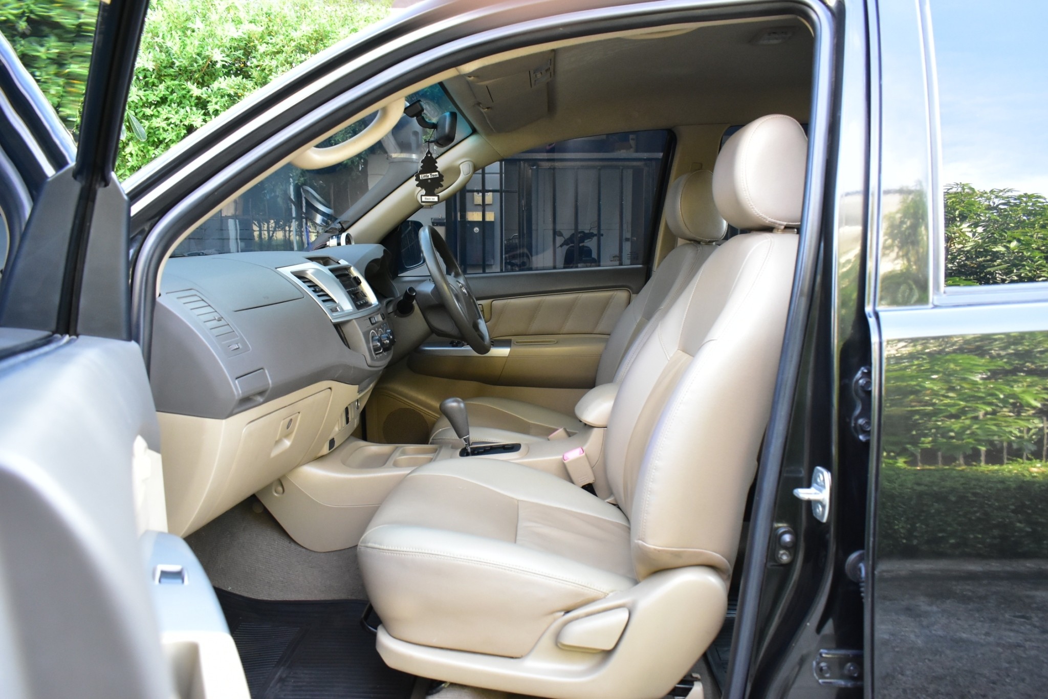 Toyota Hilux Vigo Champ 2.5E Prerunner 4ประตู ปี 2012 : สีดำ : ออโต้ : ดีเซล : ไมล์ 85,xxx km. (รูปที่ 15)