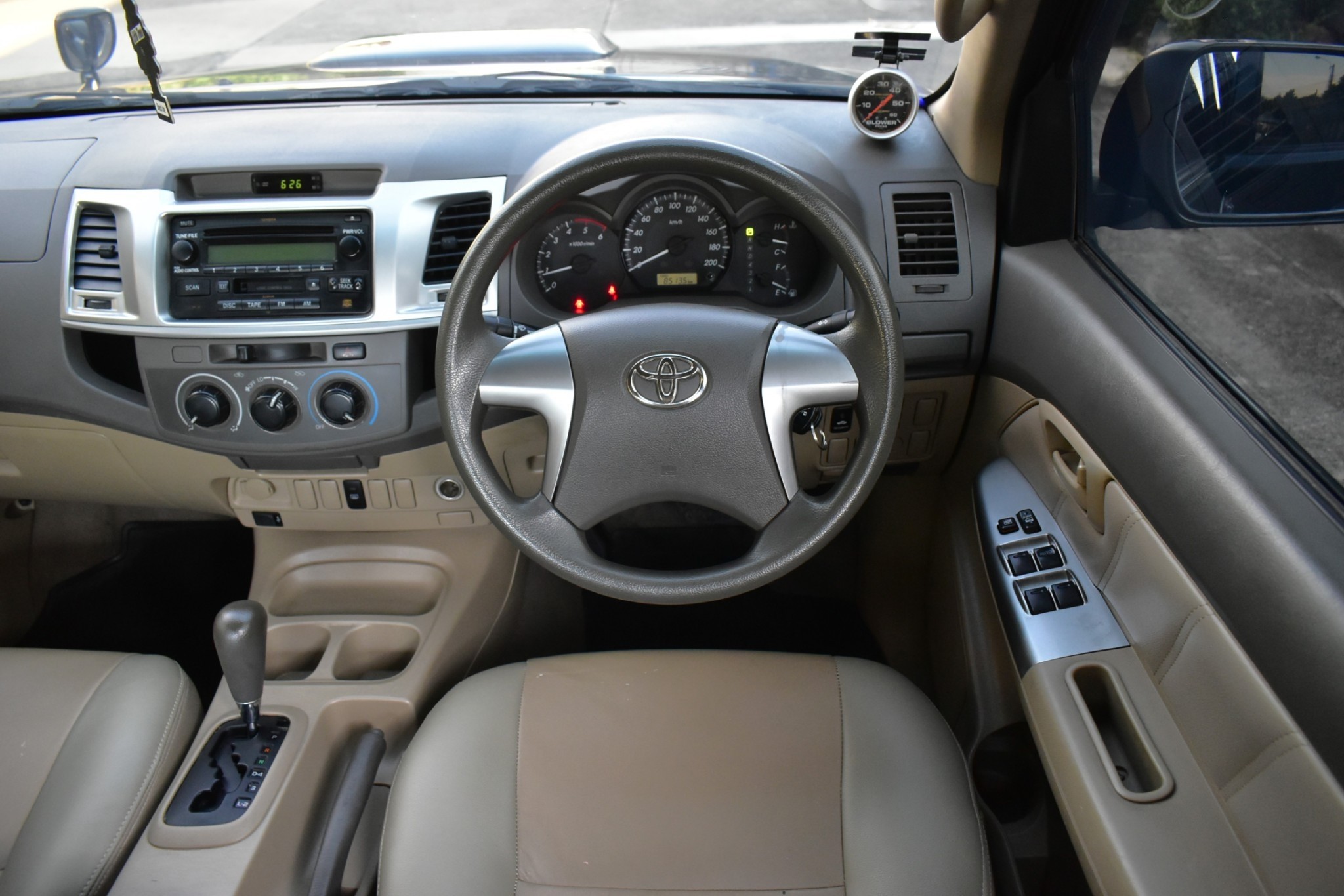 Toyota Hilux Vigo Champ 2.5E Prerunner 4ประตู ปี 2012 : สีดำ : ออโต้ : ดีเซล : ไมล์ 85,xxx km. (รูปที่ 11)