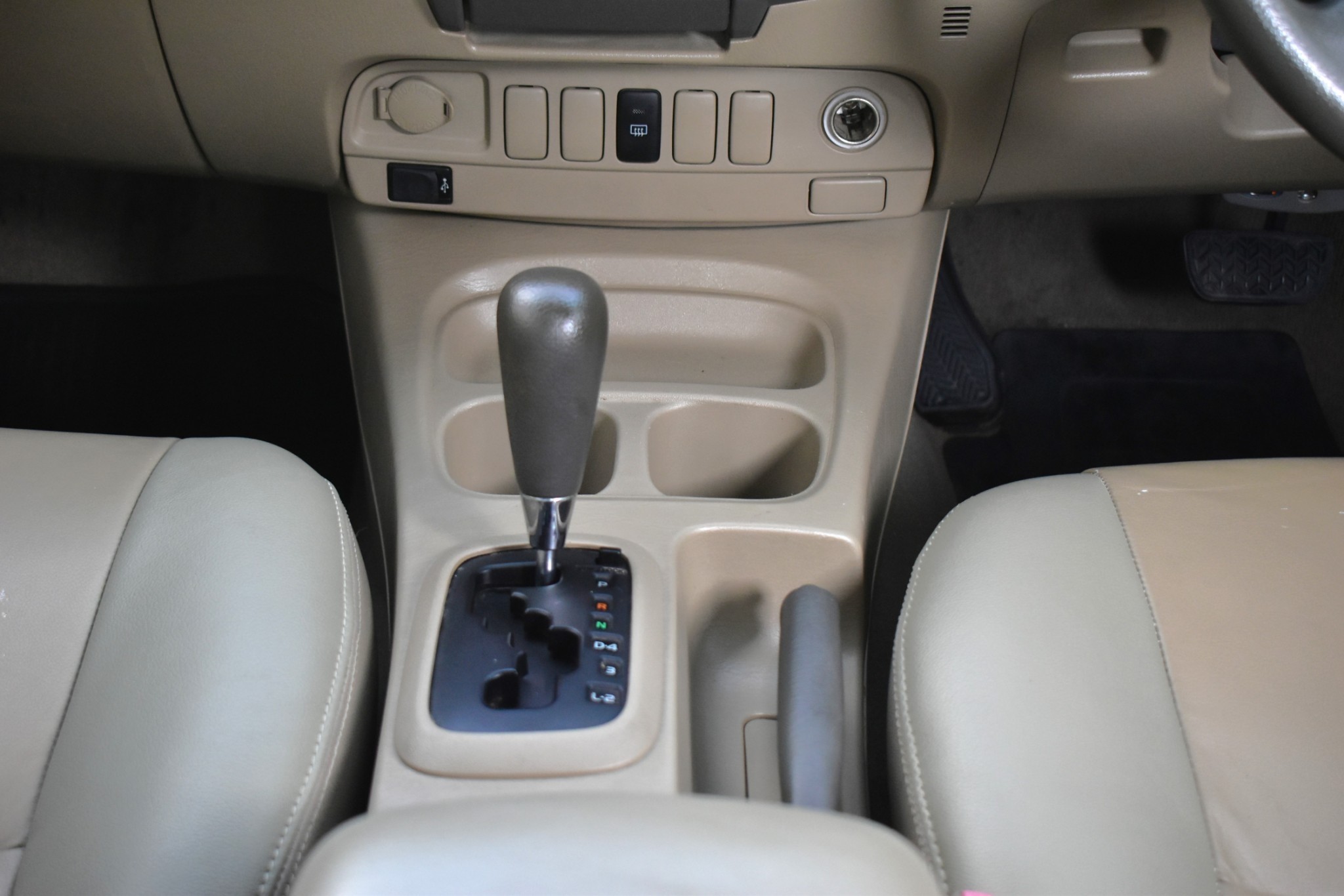 Toyota Hilux Vigo Champ 2.5E Prerunner 4ประตู ปี 2012 : สีดำ : ออโต้ : ดีเซล : ไมล์ 85,xxx km. (รูปที่ 10)