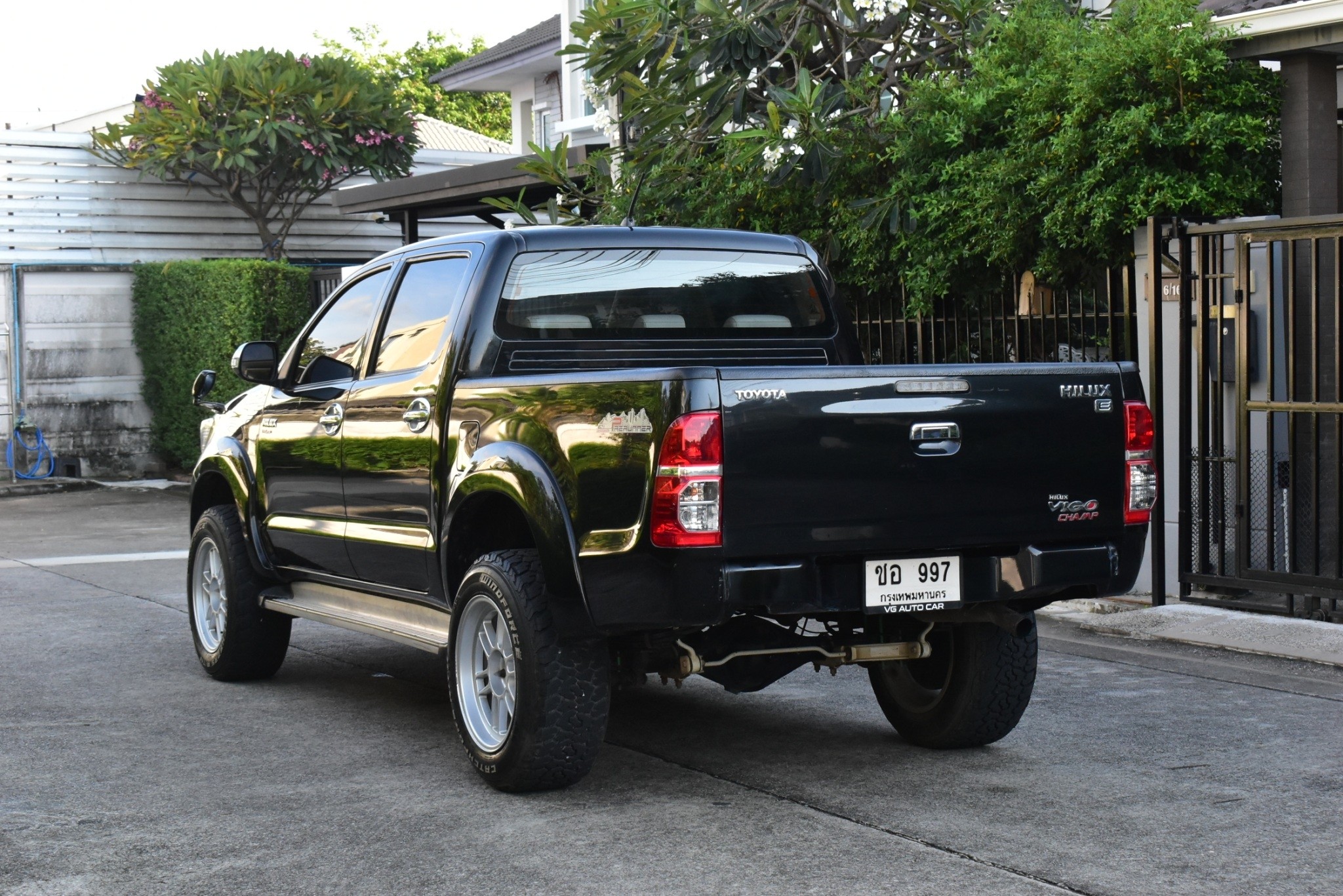 Toyota Hilux Vigo Champ 2.5E Prerunner 4ประตู ปี 2012 : สีดำ : ออโต้ : ดีเซล : ไมล์ 85,xxx km. (รูปที่ 2)